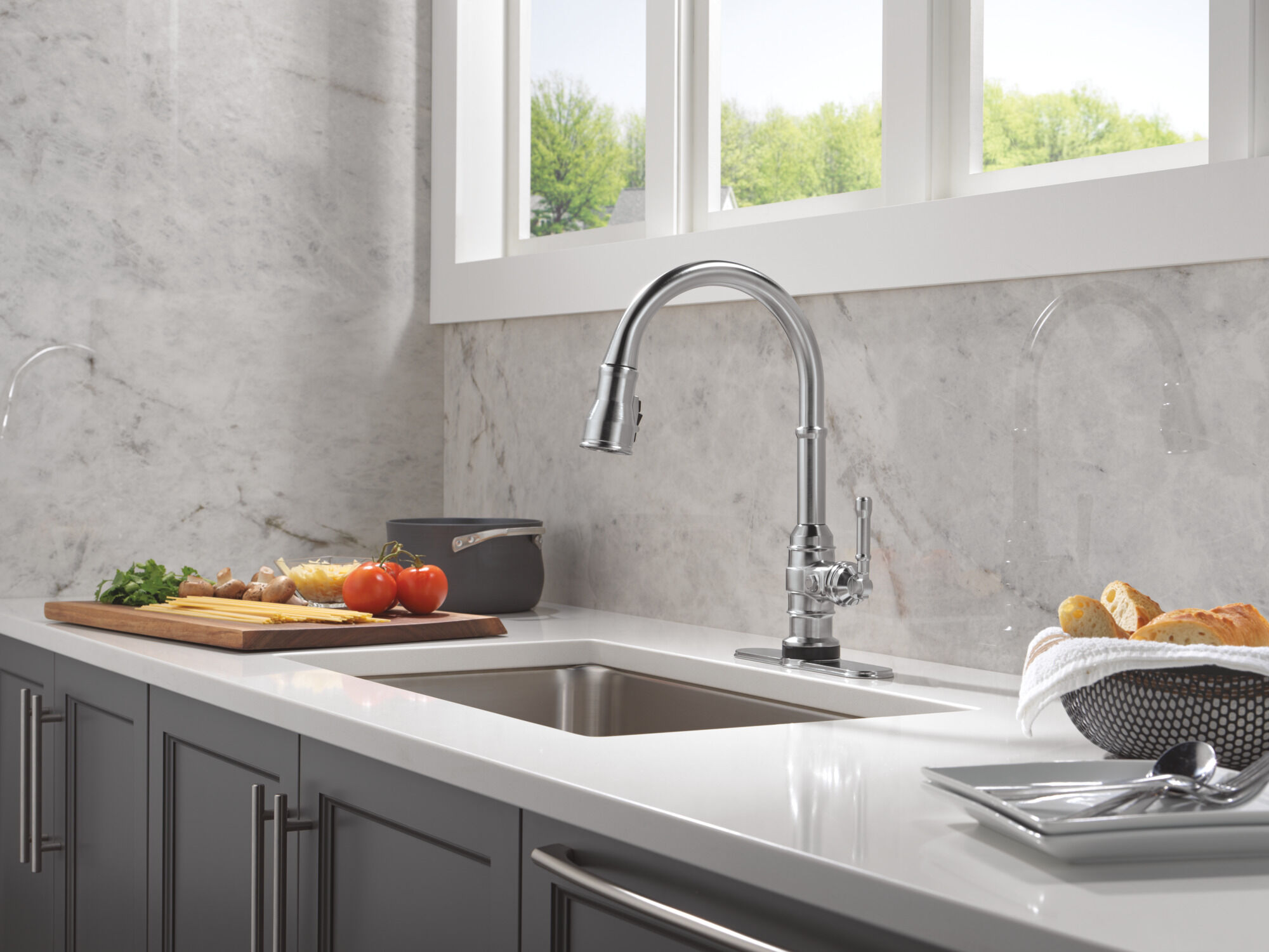 Touch2O® Technology Kitchen Faucet with Touchless Technology in