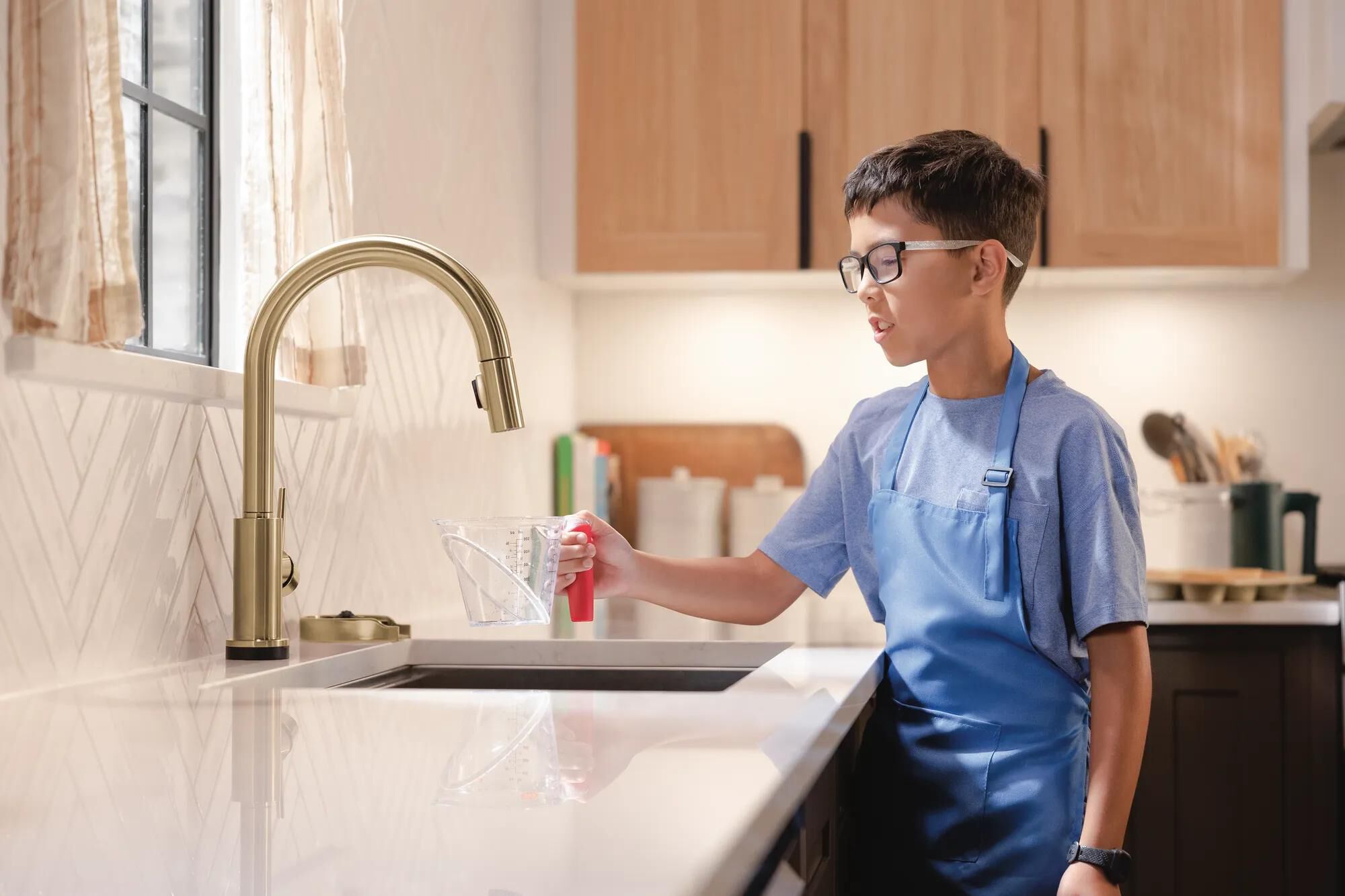 VoiceIQ® Kitchen Faucet with Touch2O® Technology with Touchless