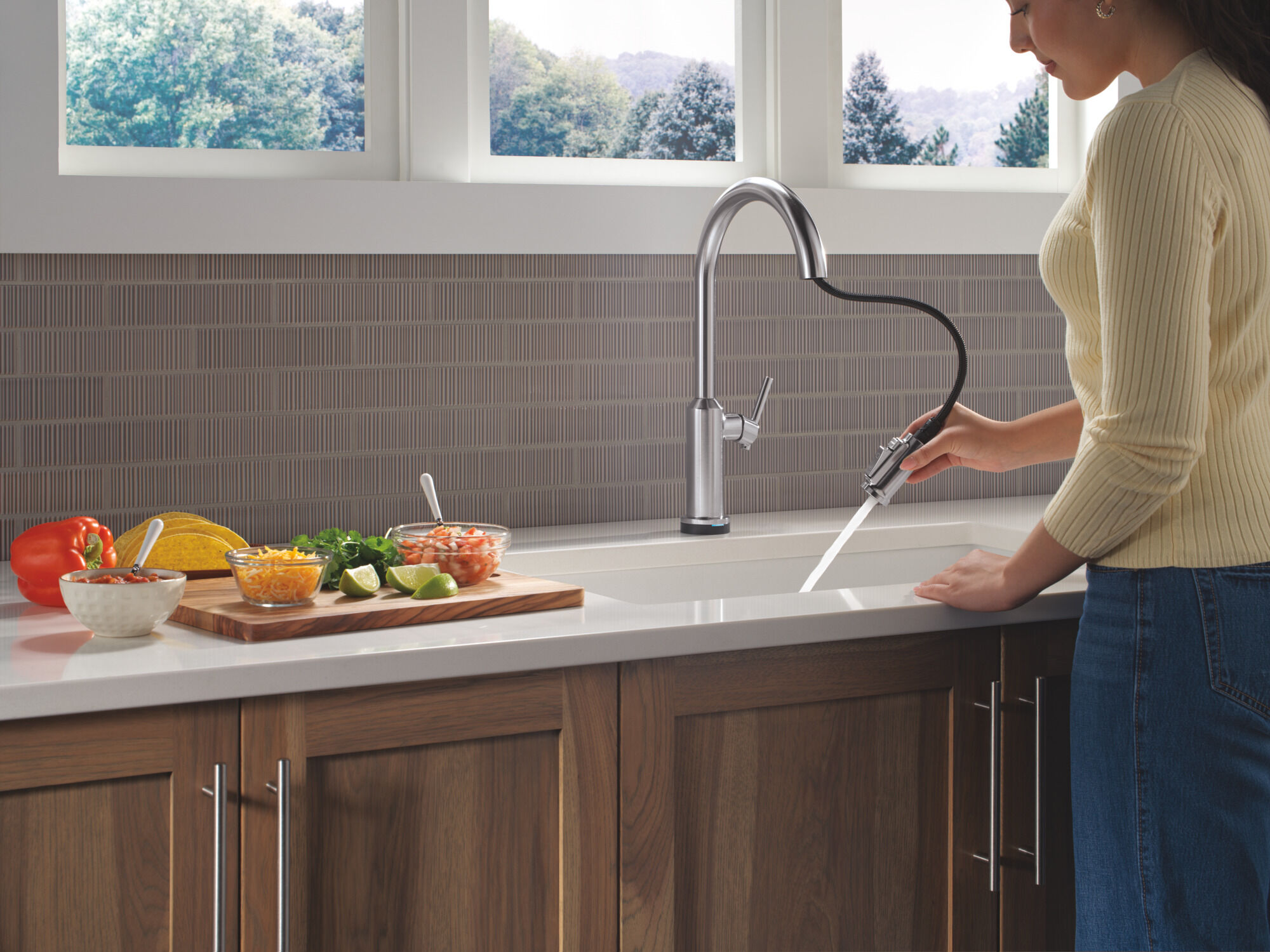 Touch2O® Technology Kitchen Faucet with Touchless Technology in