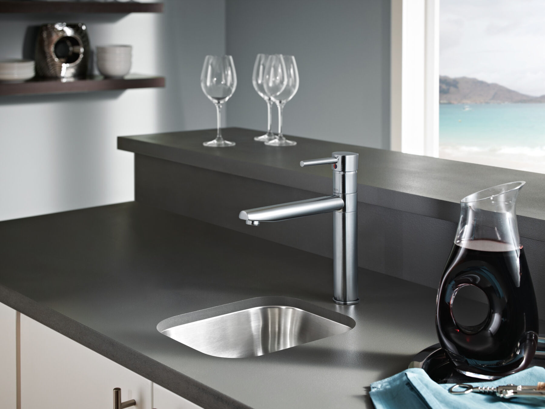 Single Handle Kitchen Faucet (Recertified)
