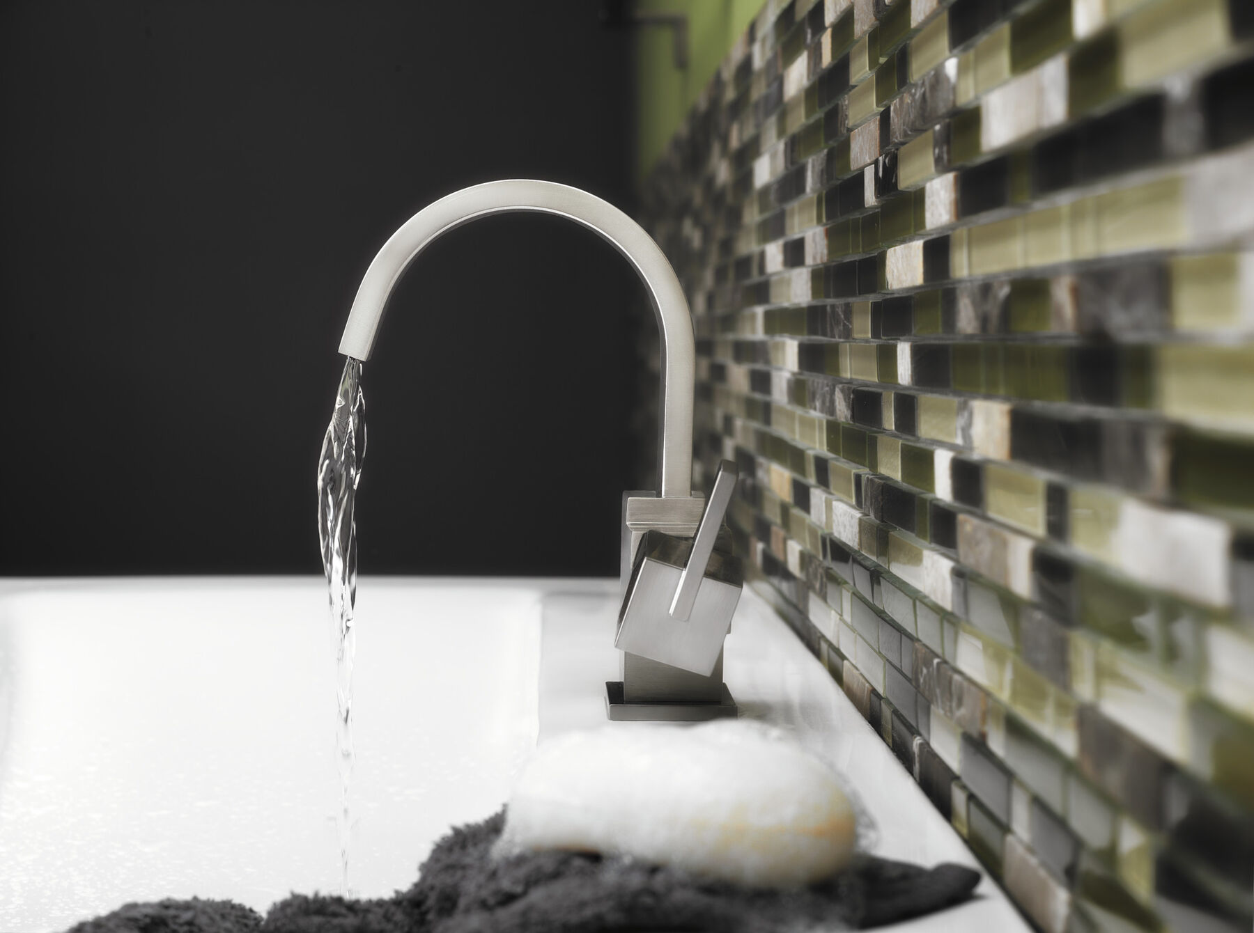 Single Handle Bathroom Faucet (Recertified)