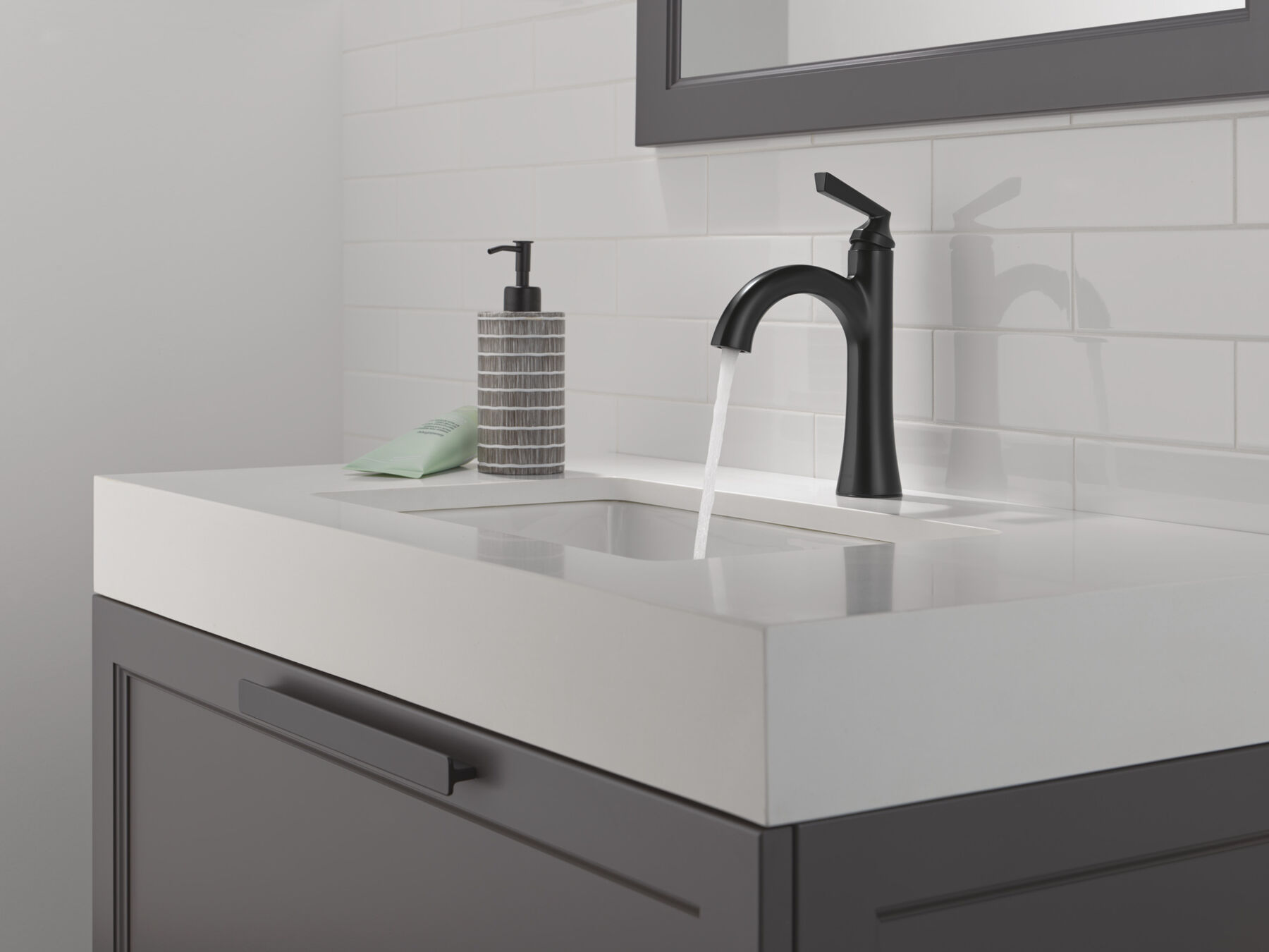 Single Handle Bathroom Faucet