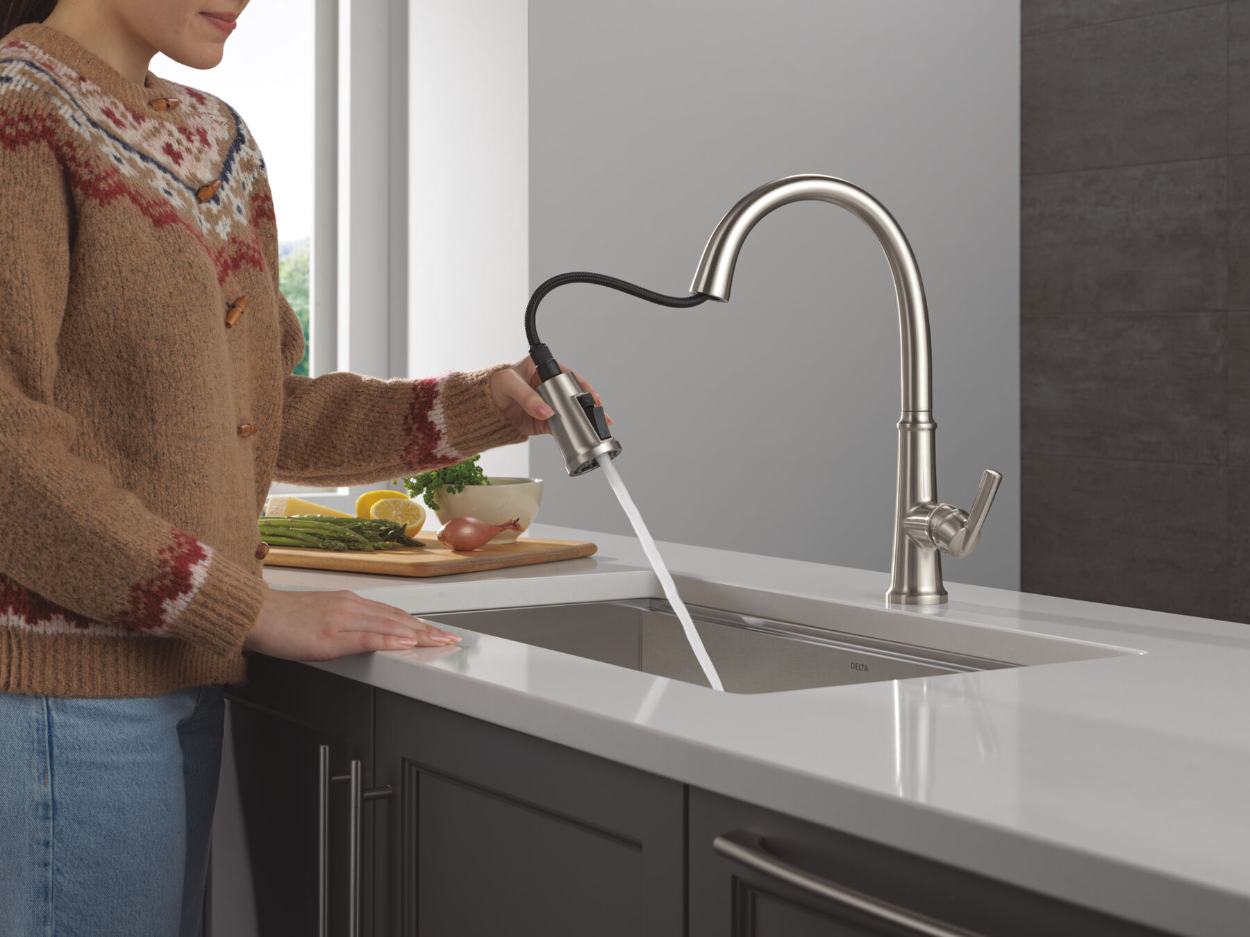 Single Handle Kitchen Pull-Down