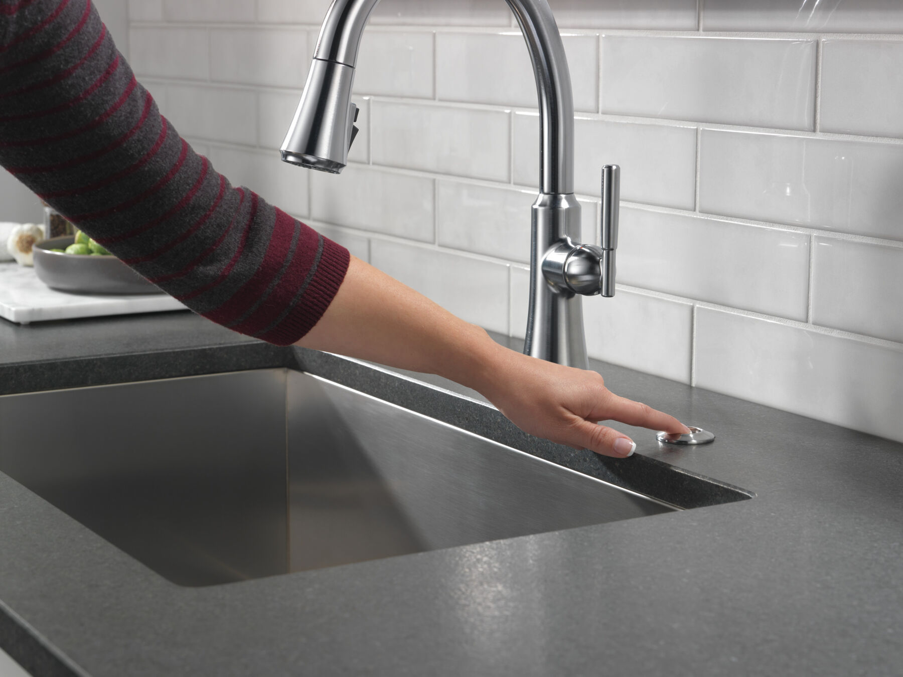 Single Handle Pull-Down Kitchen Faucet