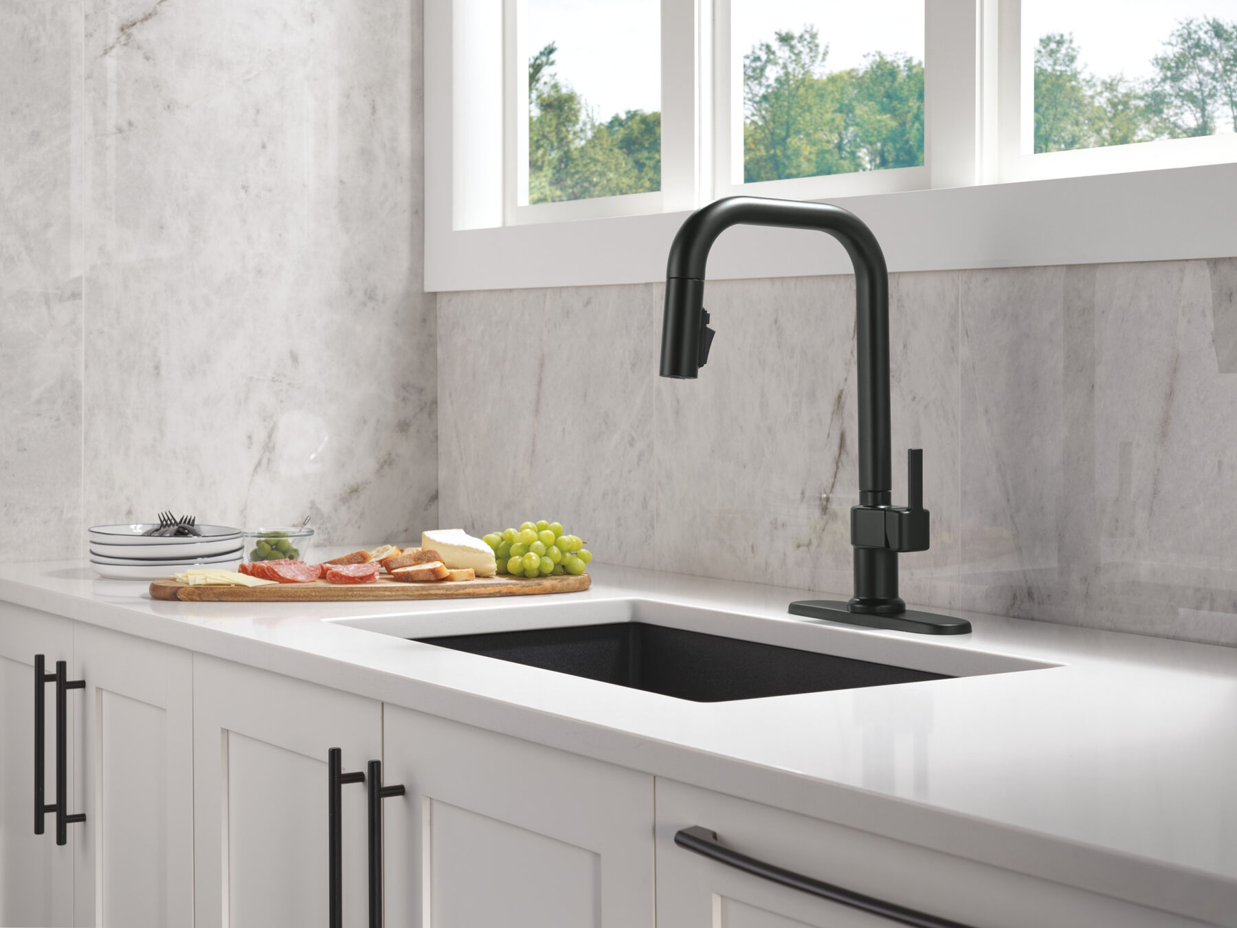 Single Handle Pull-Down Kitchen Faucet