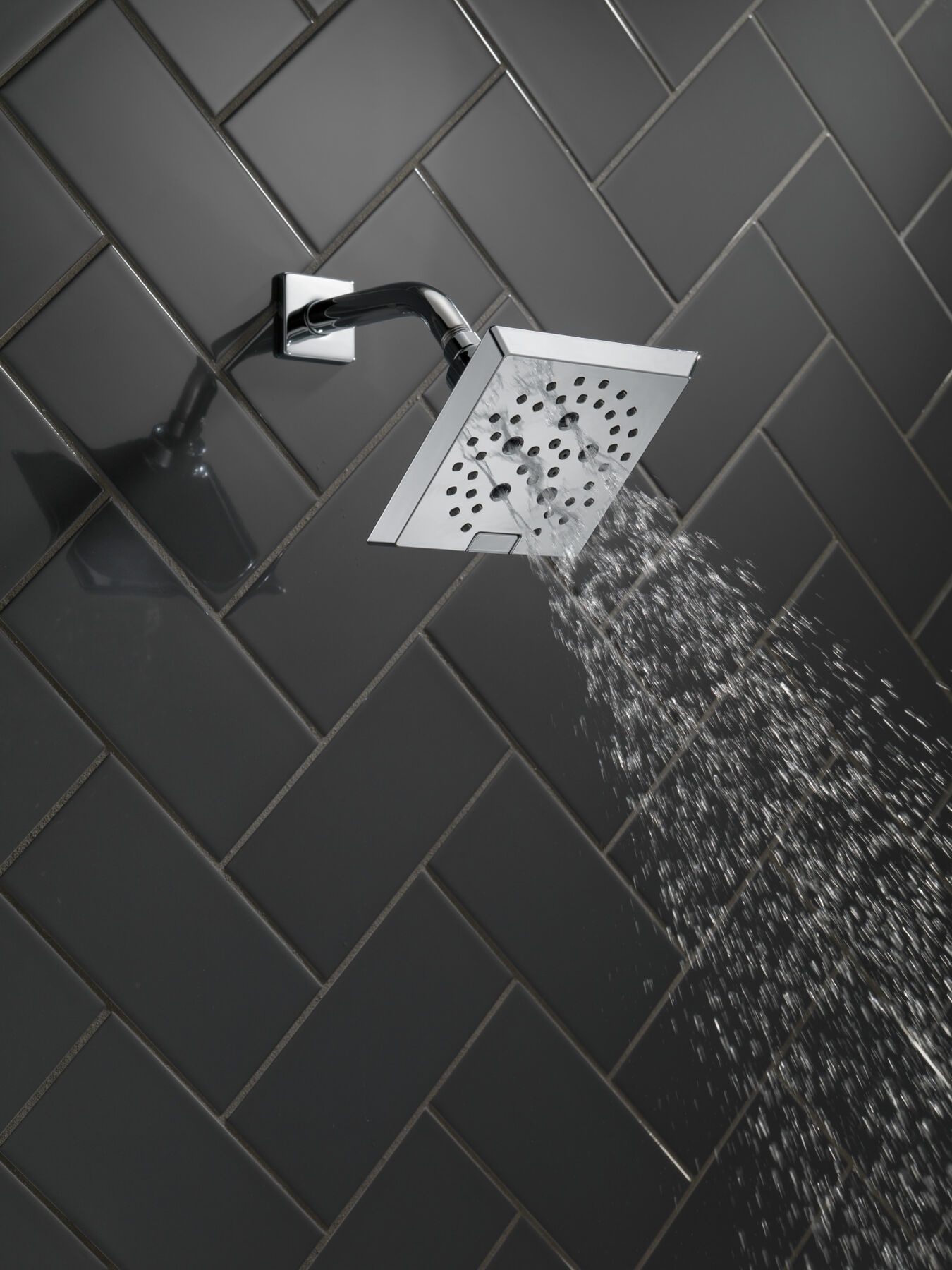 H<sub>2</sub>Okinetic&reg; 5-Setting Angular Modern Raincan Shower Head