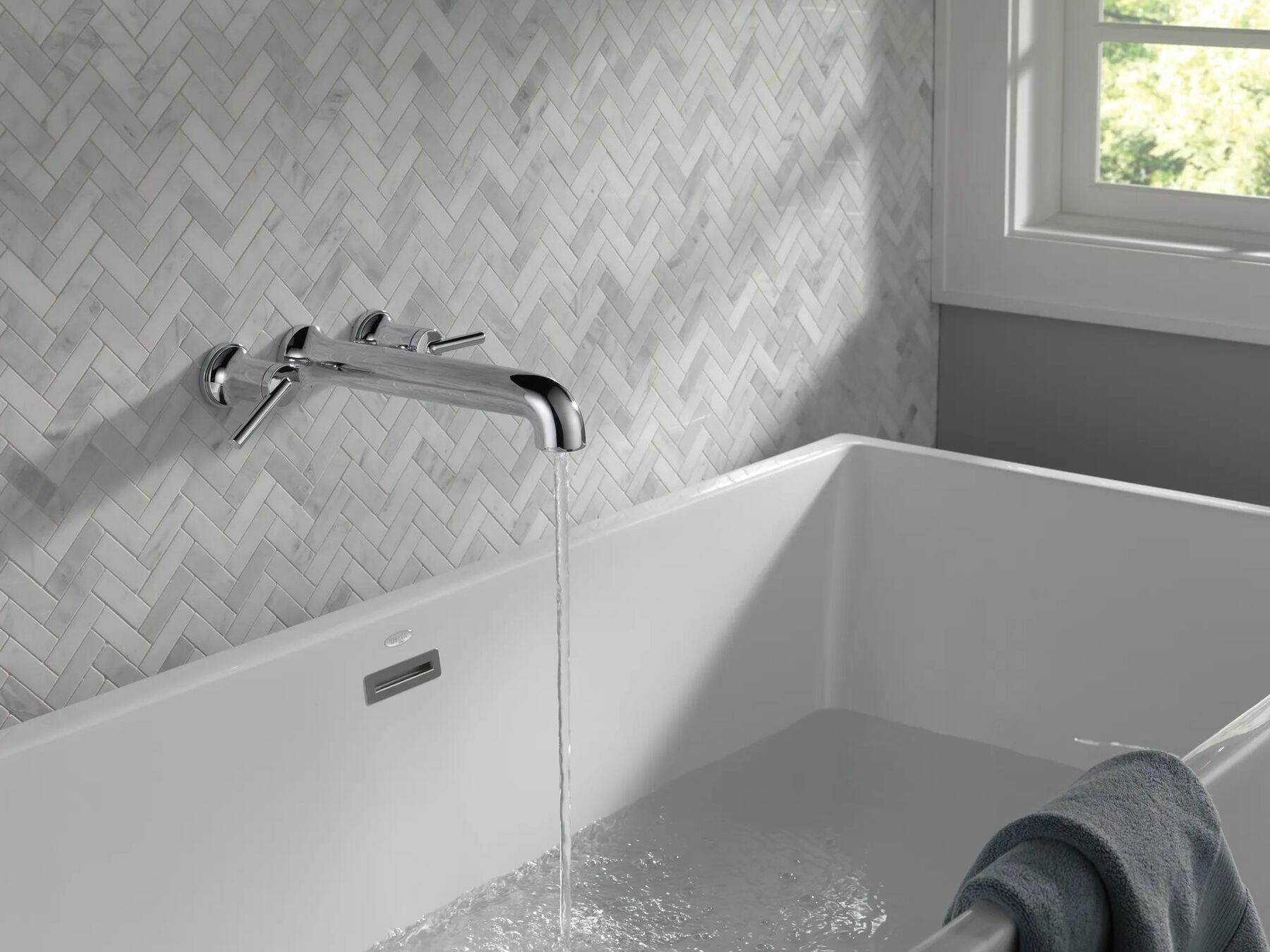 Wall Mounted Tub Filler
