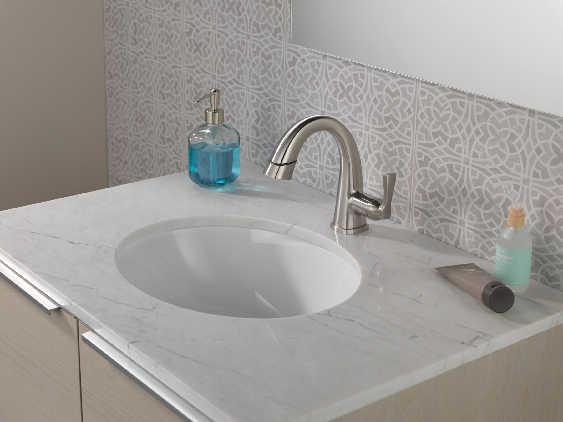Single Handle Pull Down Bathroom Faucet