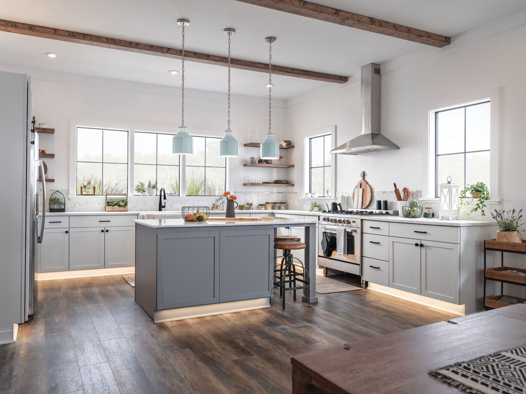 Single Handle Pull-Down Kitchen Faucet