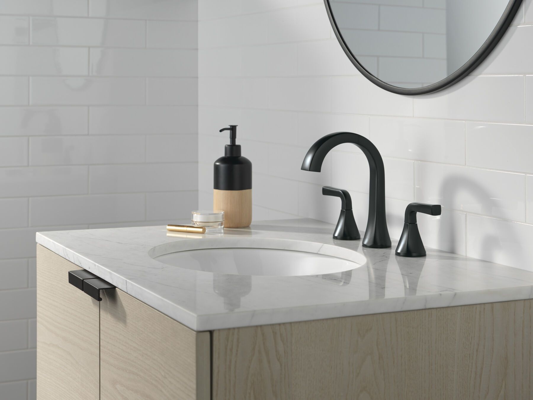 Two Handle Widespread Bathroom Faucet