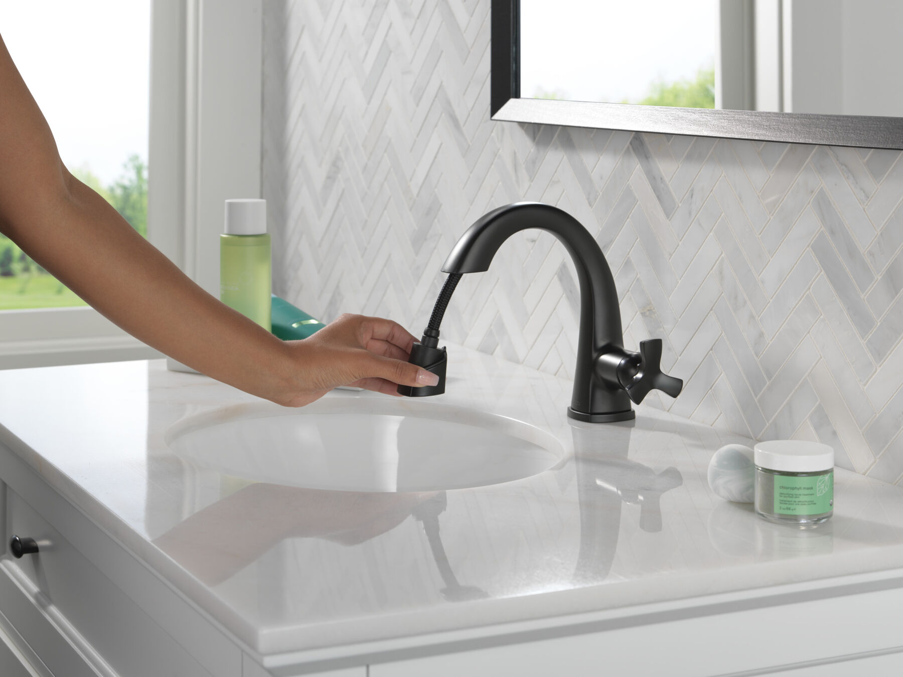Single Handle Pull Down Bathroom Faucet