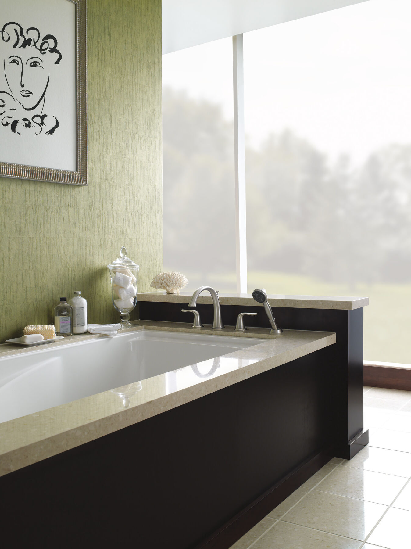 Roman Tub with Handshower Trim
