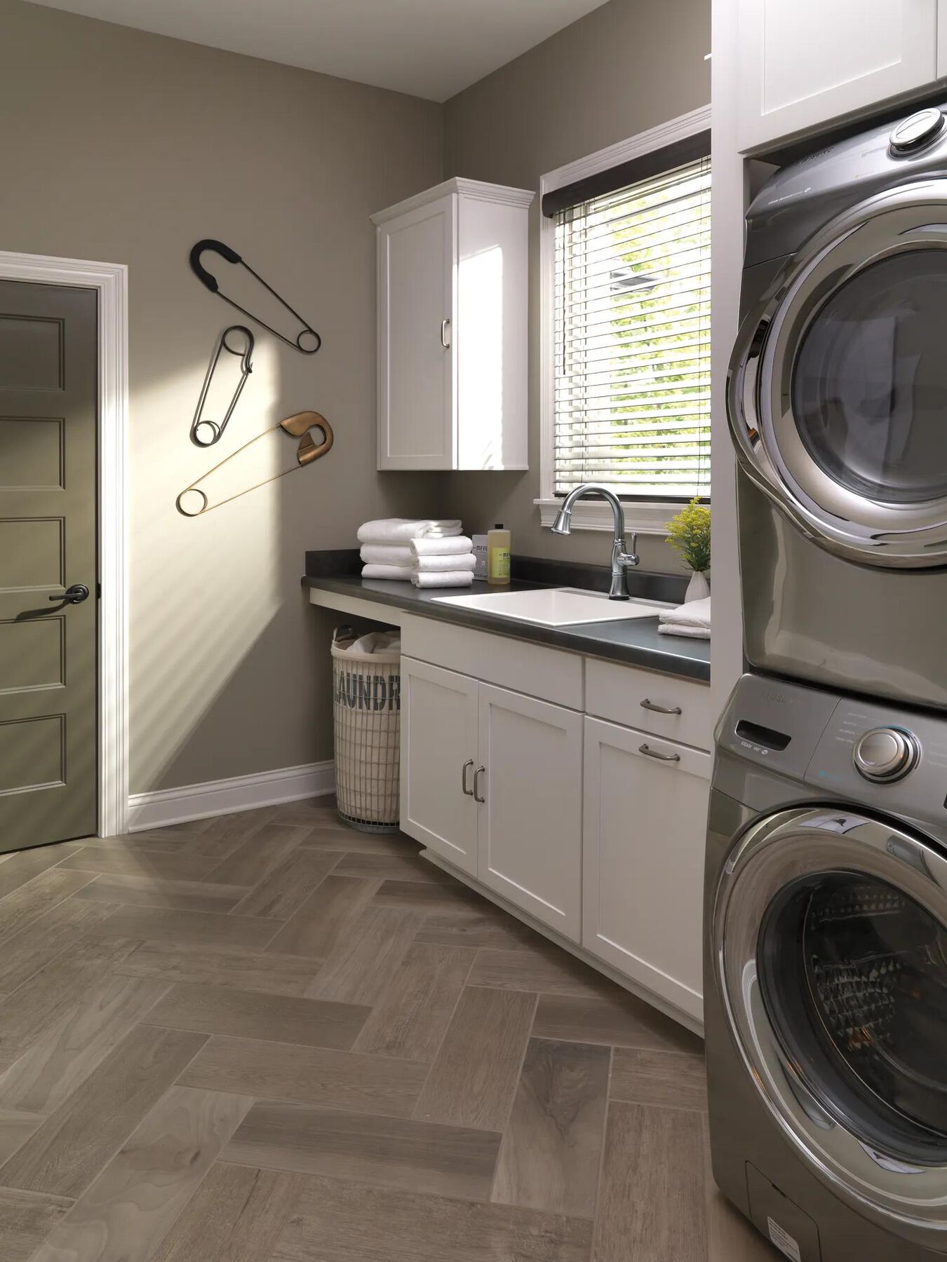 Single Handle Pull-Down Kitchen Faucet with Touch<sub>2</sub>O&reg; and ShieldSpray&reg; Technologies
