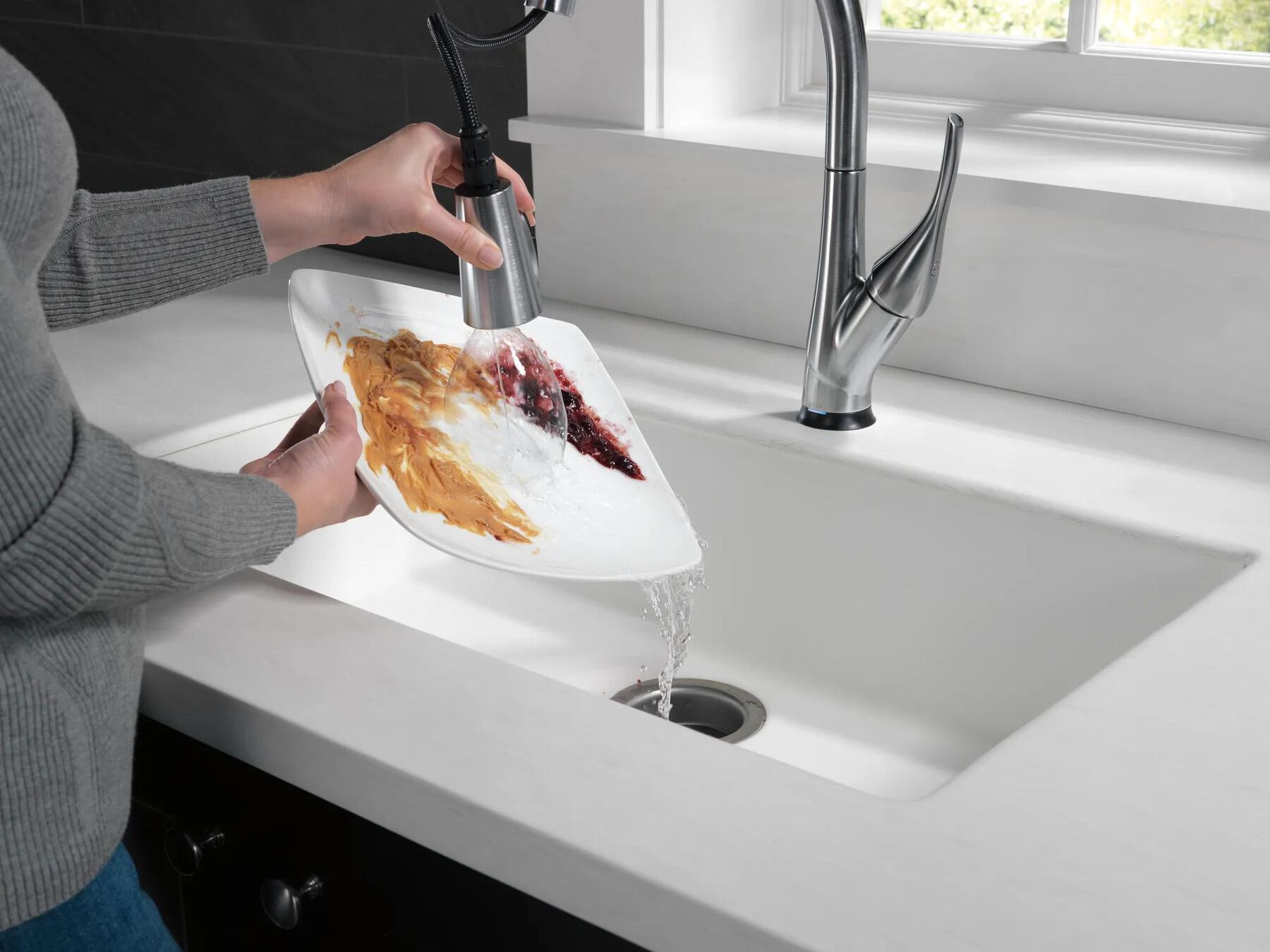Single Handle Pull-Down Kitchen Faucet with Touch<sub>2</sub>O&reg; and ShieldSpray&reg; Technologies