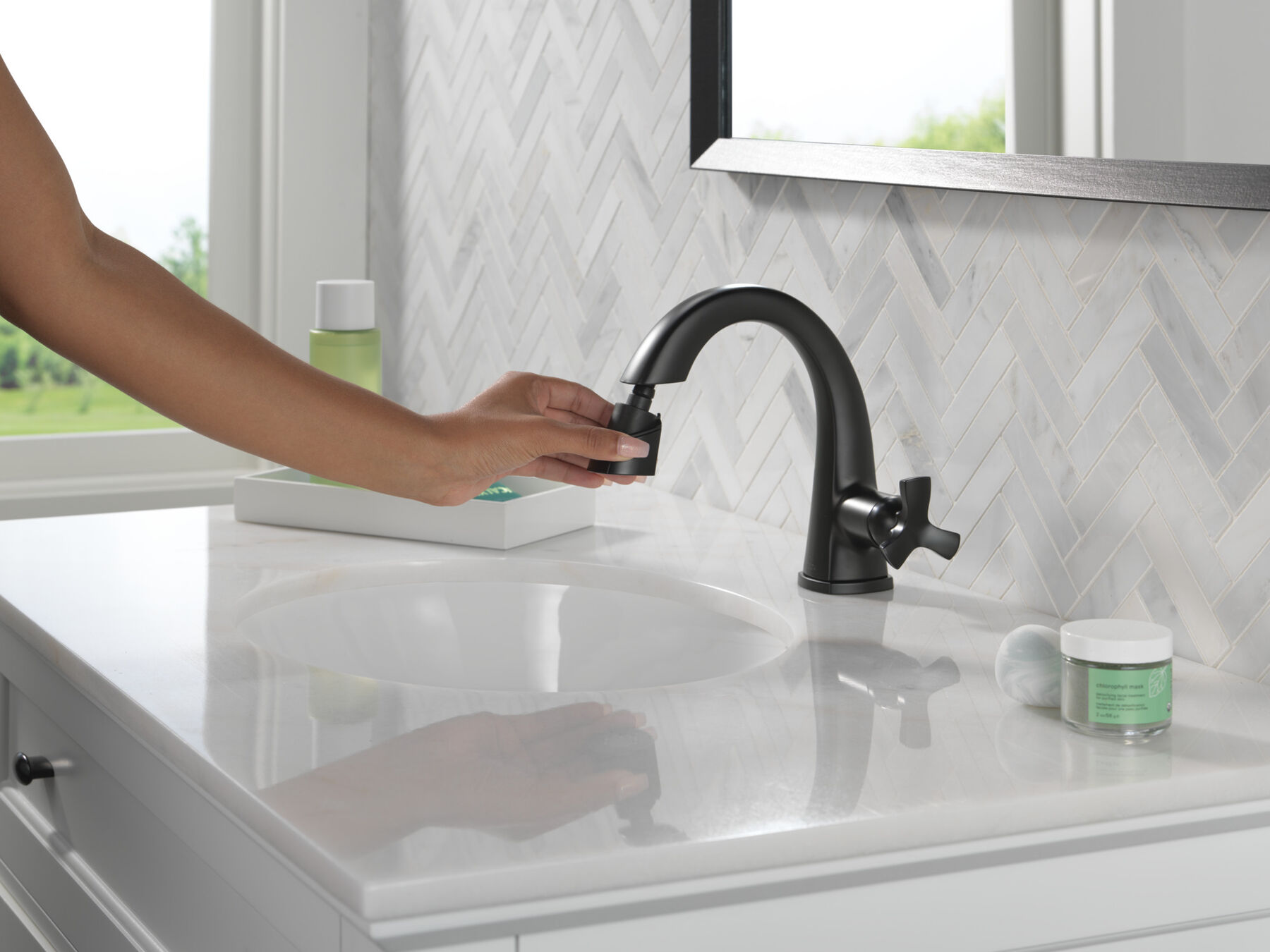 Single Handle Pull Down Bathroom Faucet