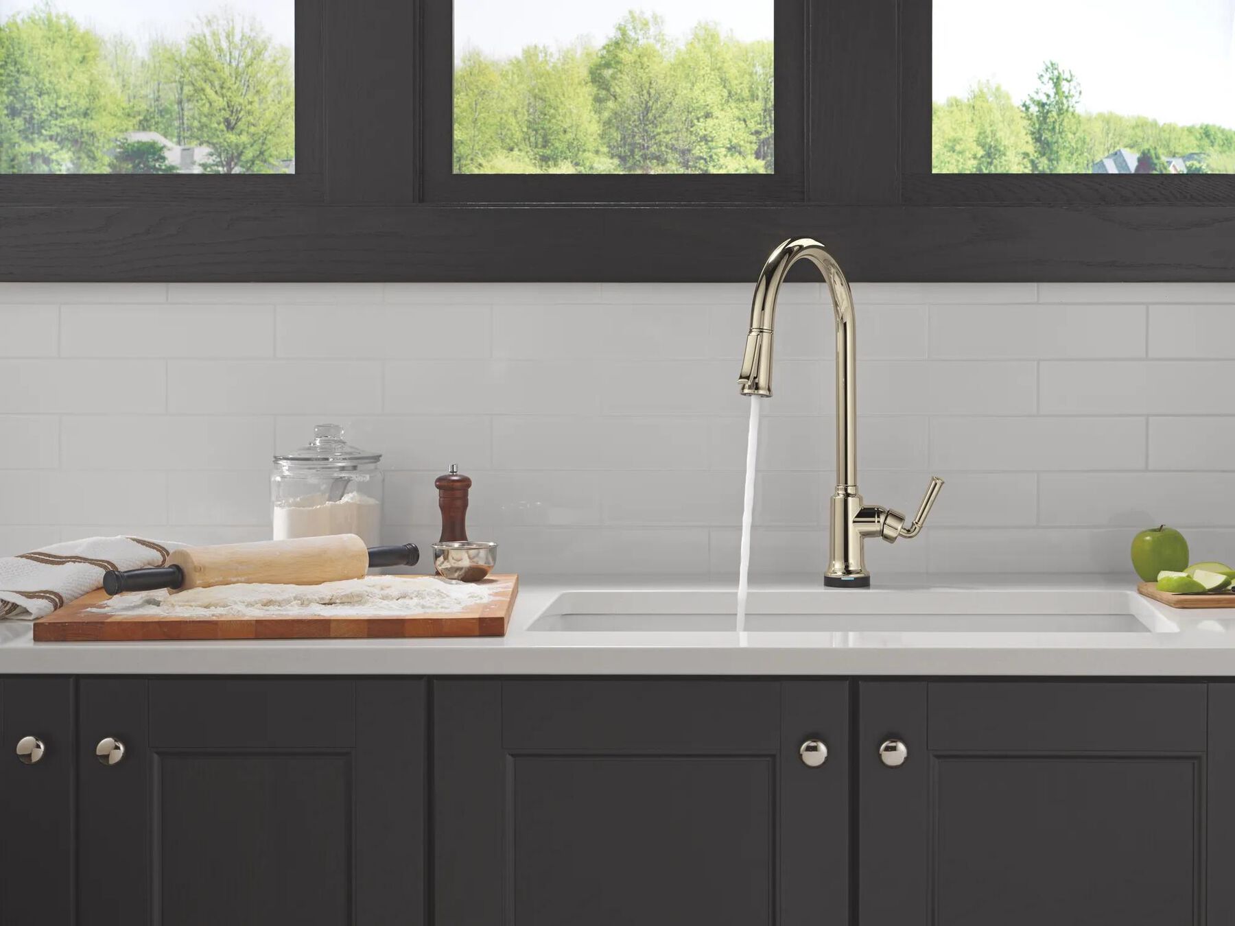 Single Handle Kitchen Pull-Down Faucet With Touchless Technology