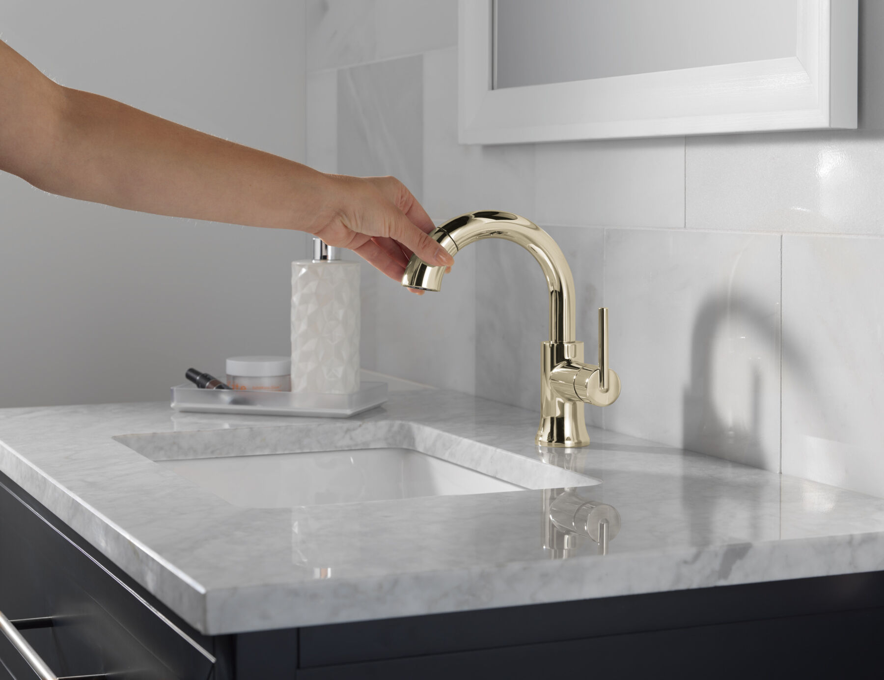 Single Handle Pull-Down Bathroom Faucet