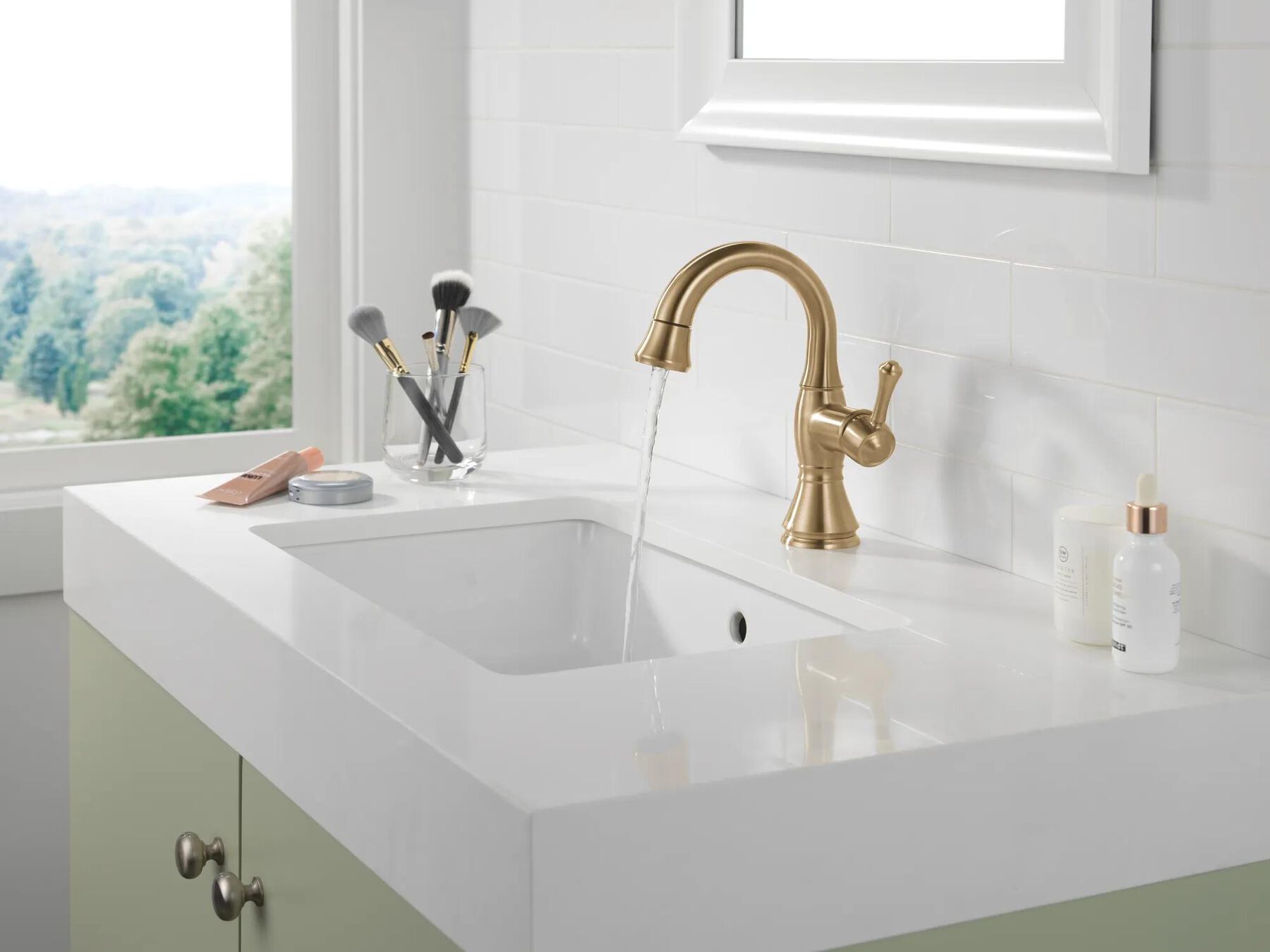 Single Handle Pull Down Bathroom Faucet