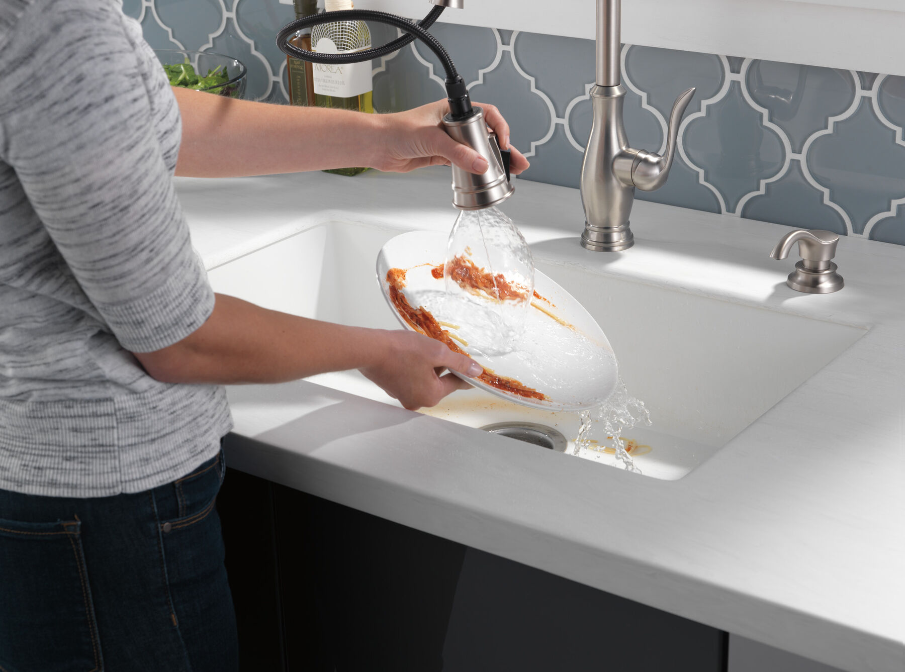 Single Handle Pull-Down Kitchen Faucet