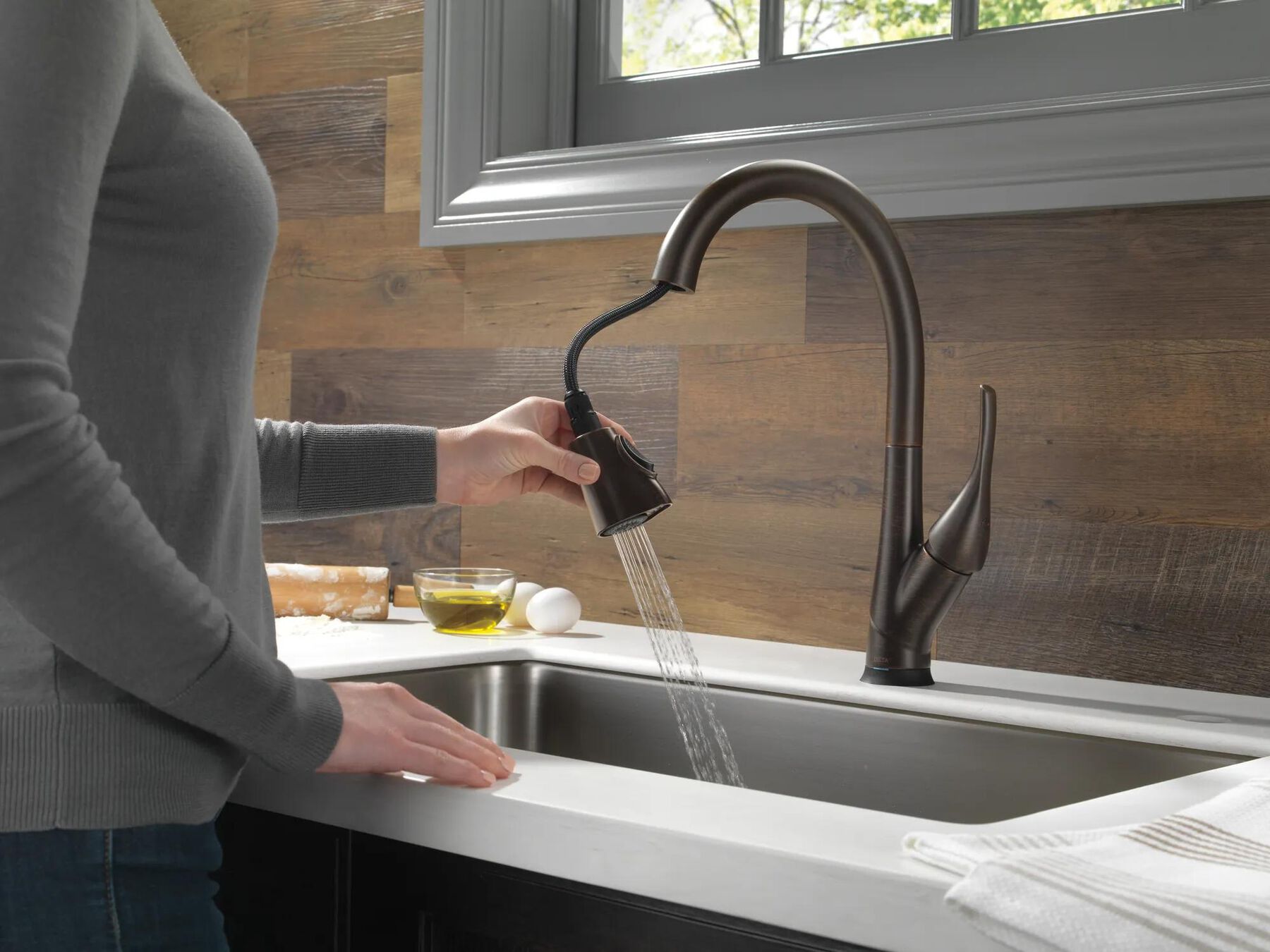 Single Handle Pull-Down Kitchen Faucet with Touch<sub>2</sub>O&reg; and ShieldSpray&reg; Technologies