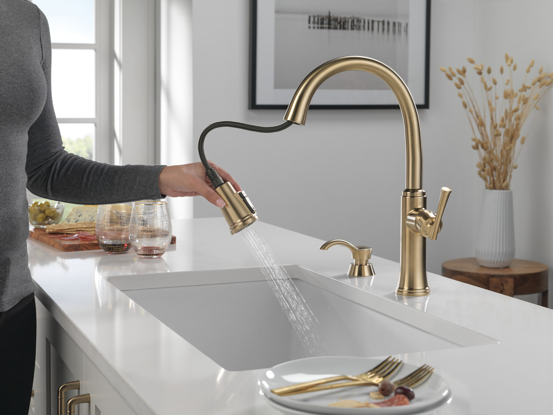 Pull-Down Kitchen Faucet w/Soap Disp (Recertified)