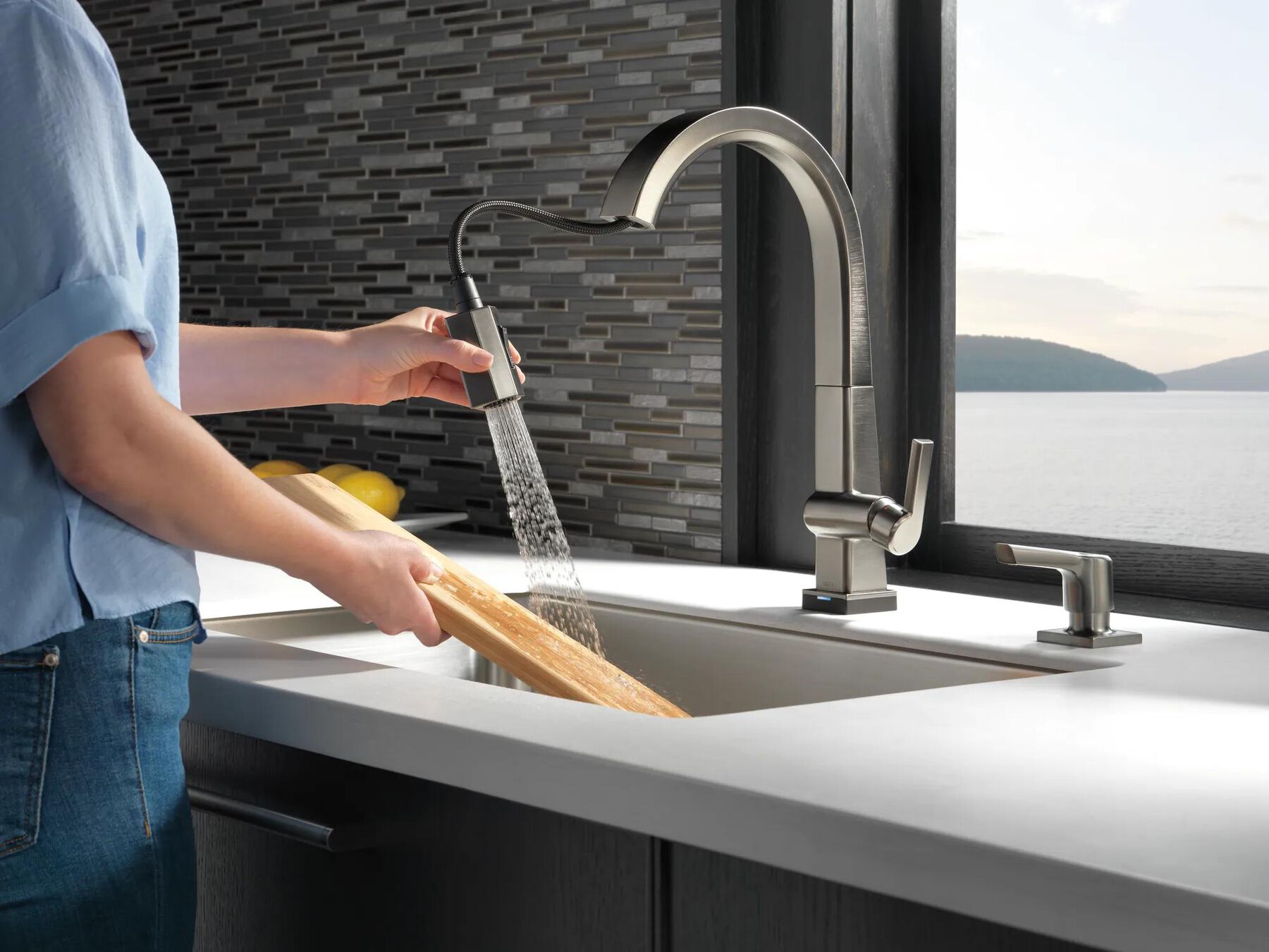 Single Handle Pull Down Kitchen Faucet with Touch<sub>2</sub>O&reg; Technology