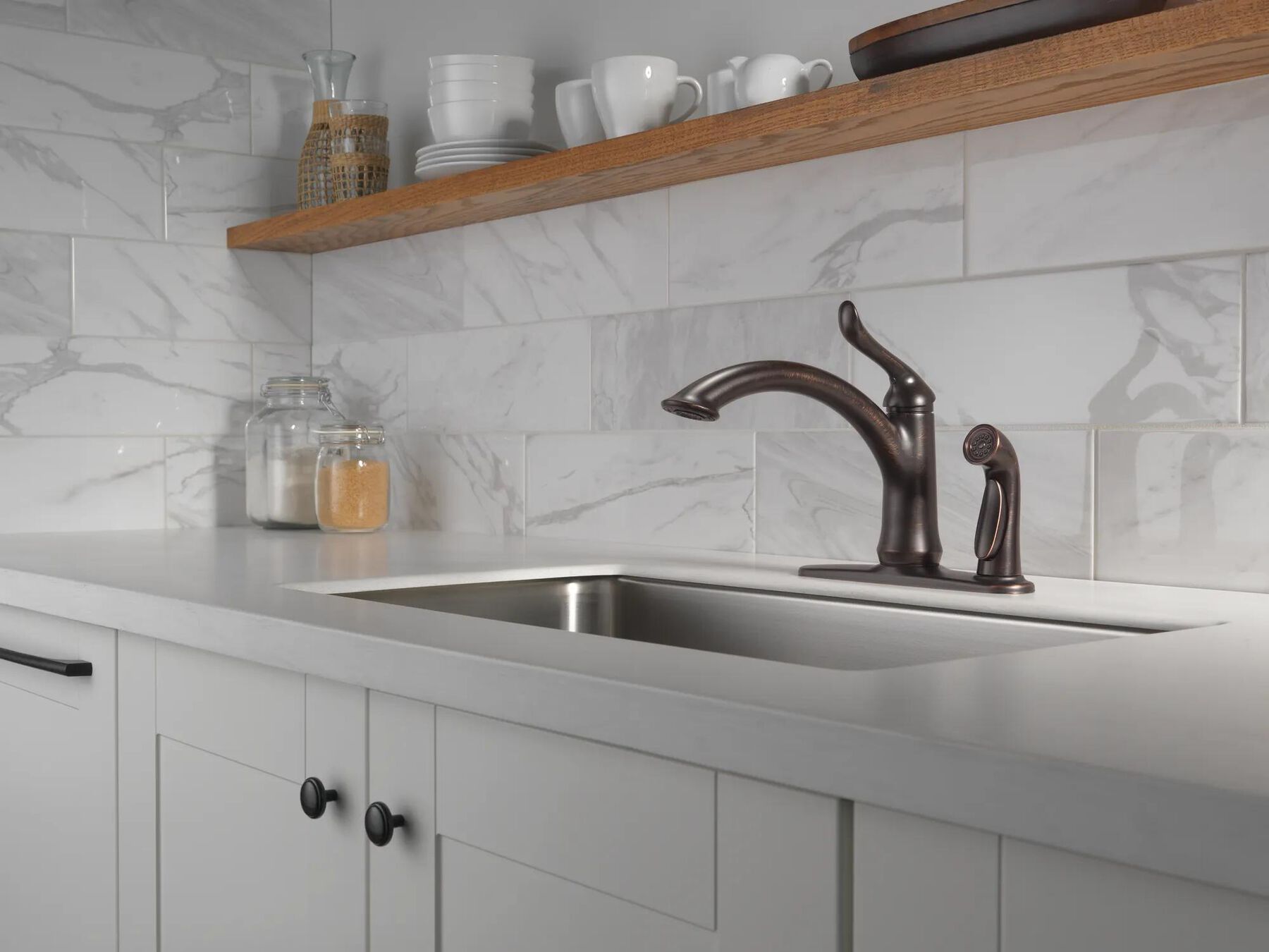 Single Handle Kitchen Faucet with Integral Spray