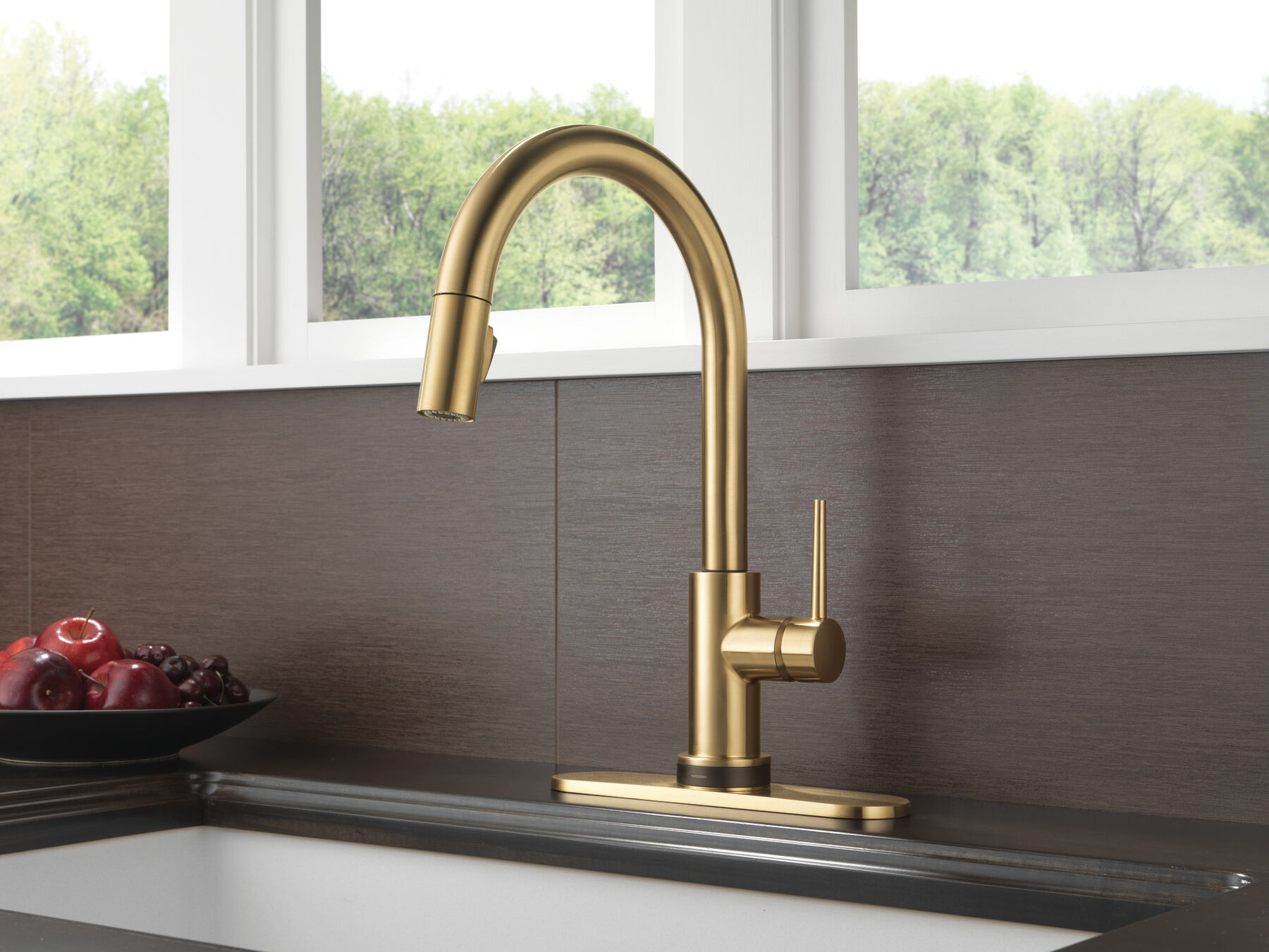 Single Handle Pull-Down Kitchen Faucet with Touch<sub>2</sub>O&reg; Technology