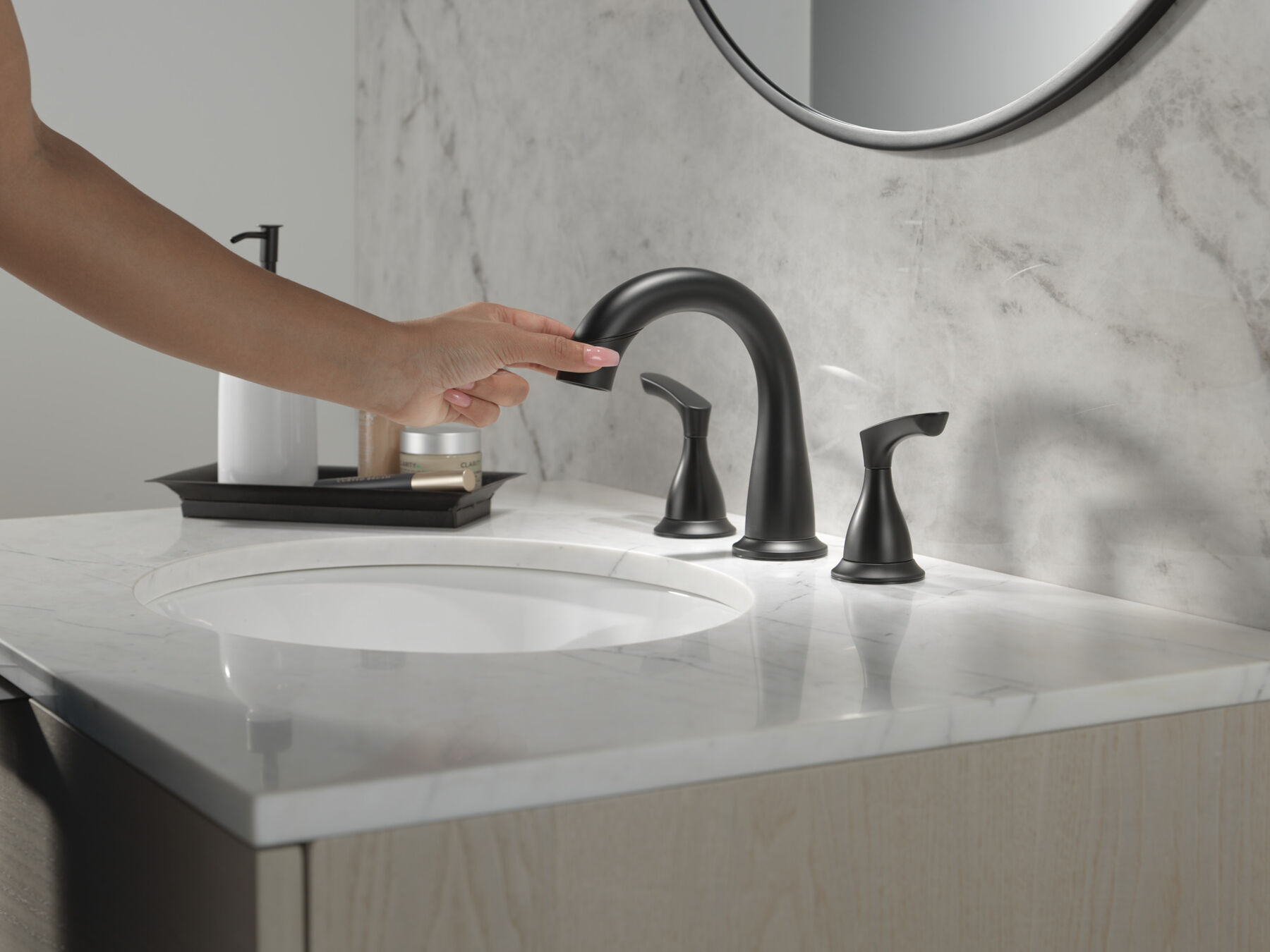 Two Handle Widespread Pulldown Bathroom Faucet