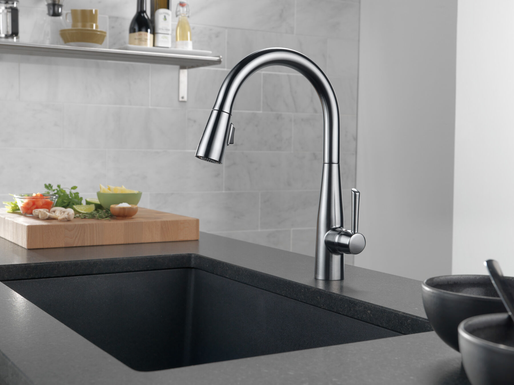 Single Handle Pull-Down Kitchen Faucet