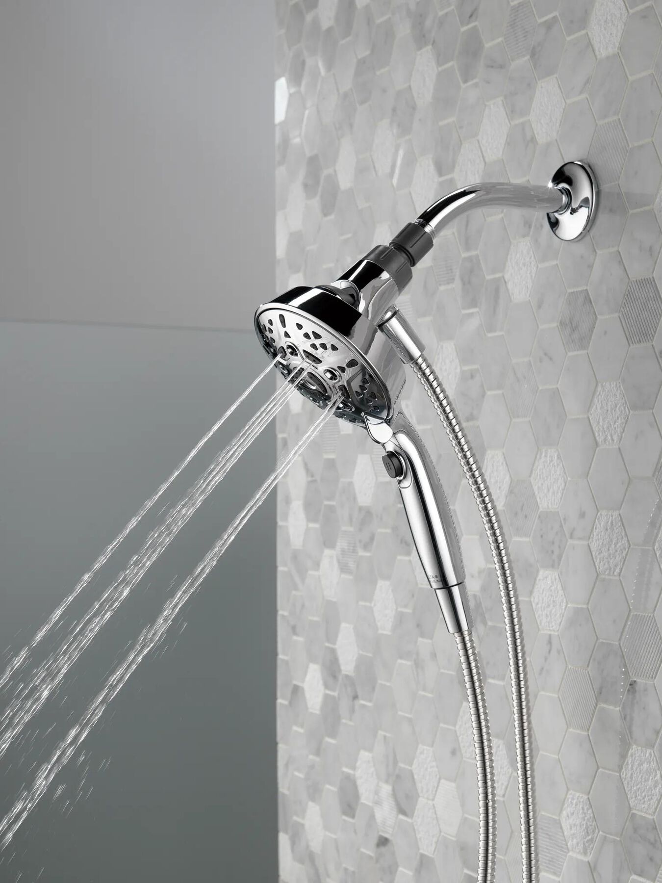 SureDock&trade; 7-Setting Hand Shower
