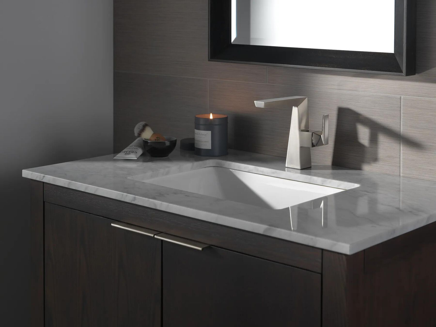 Single Handle Mid-Height Bathroom Faucet