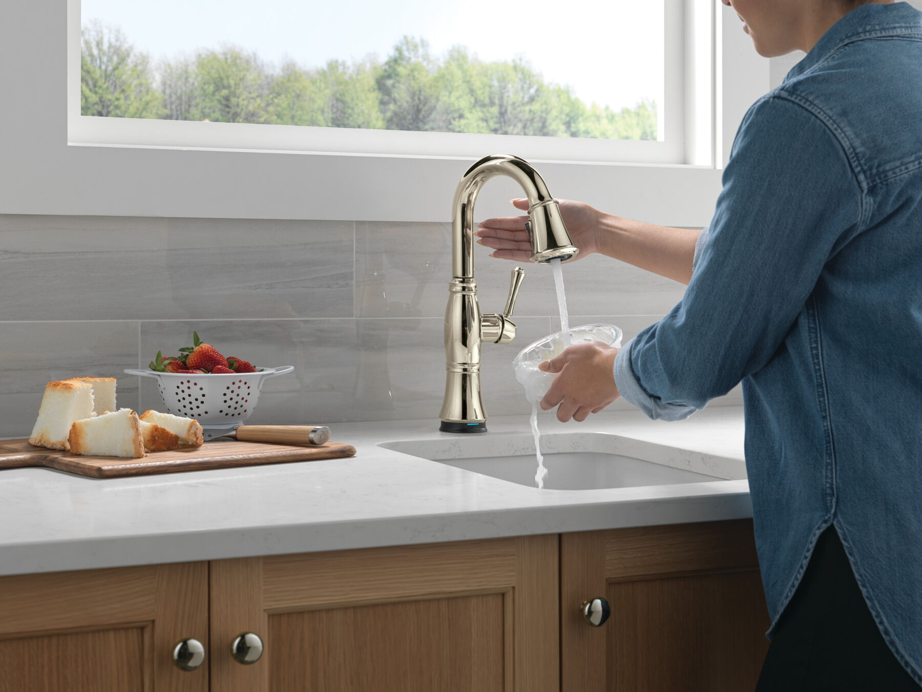 Touch2O&reg; Bar / Prep Faucet with Touchless Technology