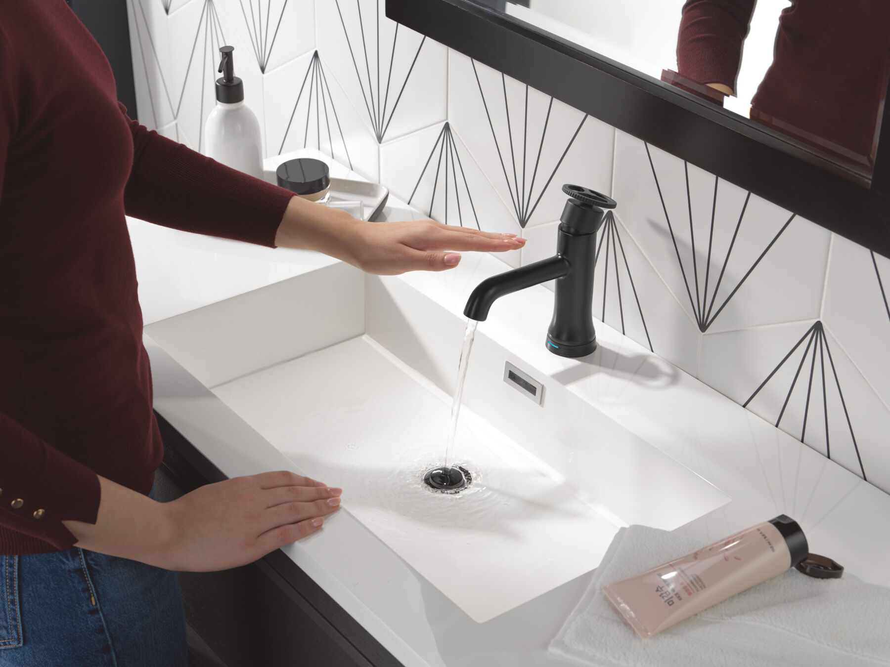 Touch2O Bathroom Faucet with Touchless Technology