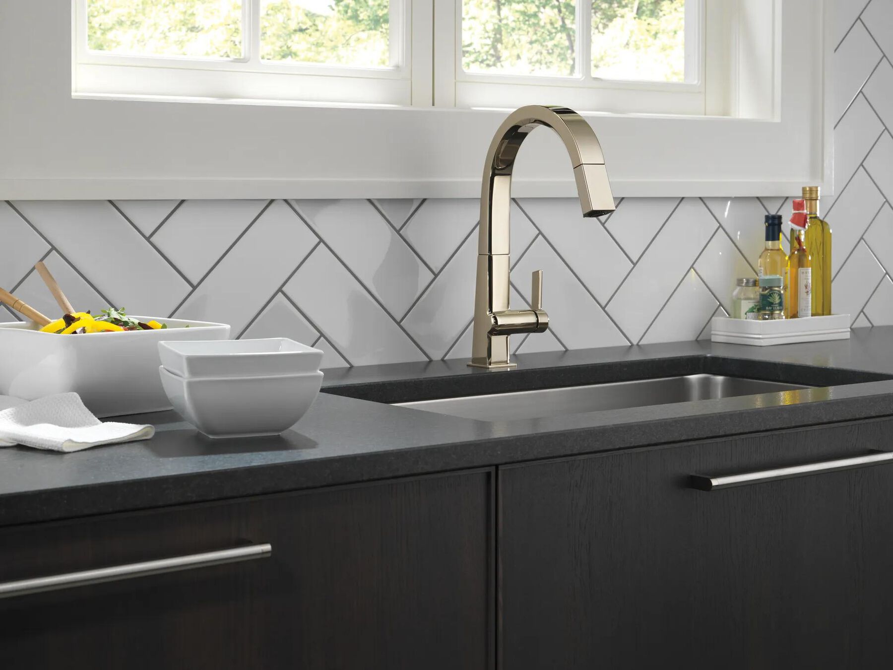 Single Handle Pull Down Kitchen Faucet