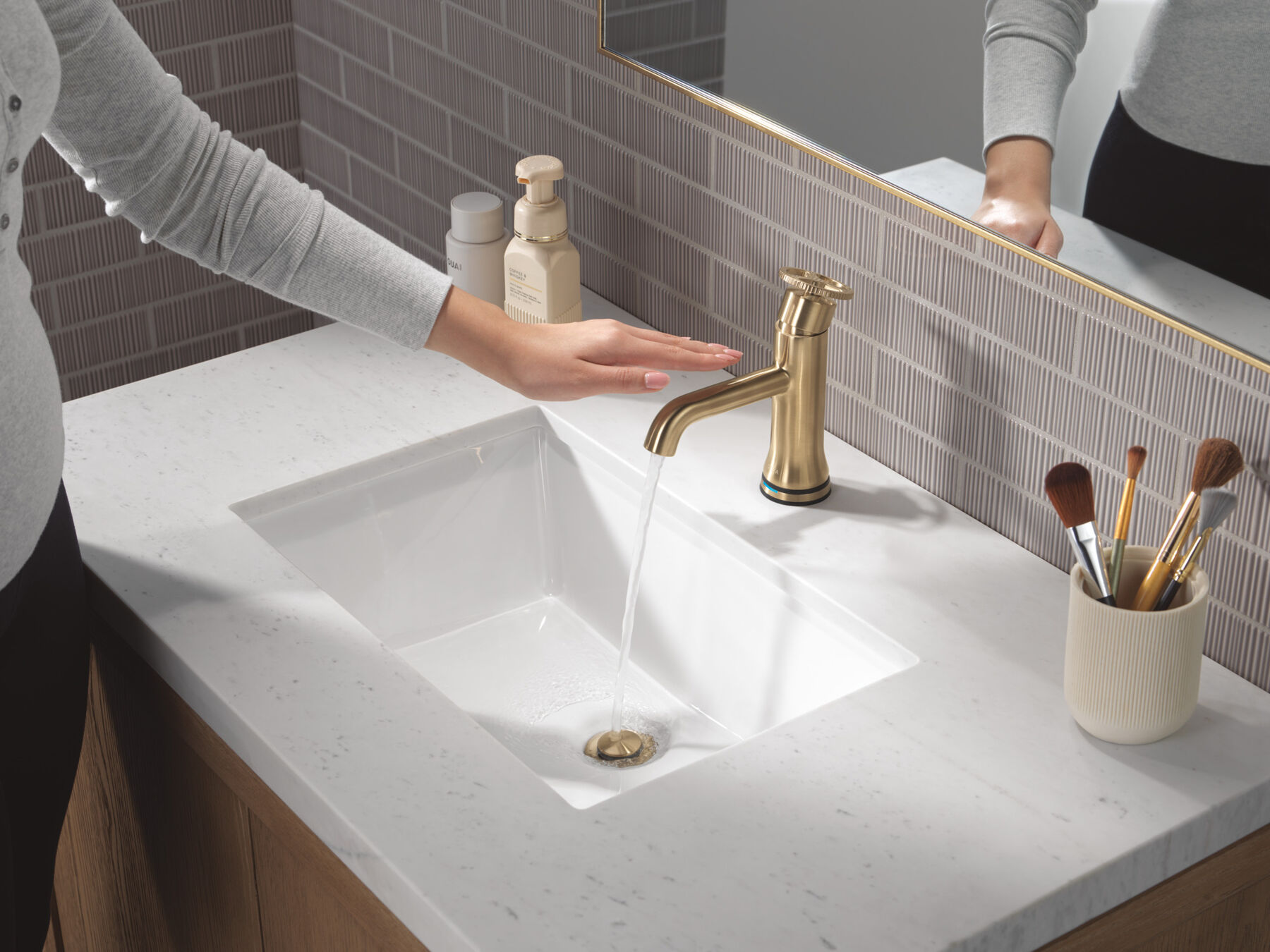 Touch2O Bathroom Faucet with Touchless Technology