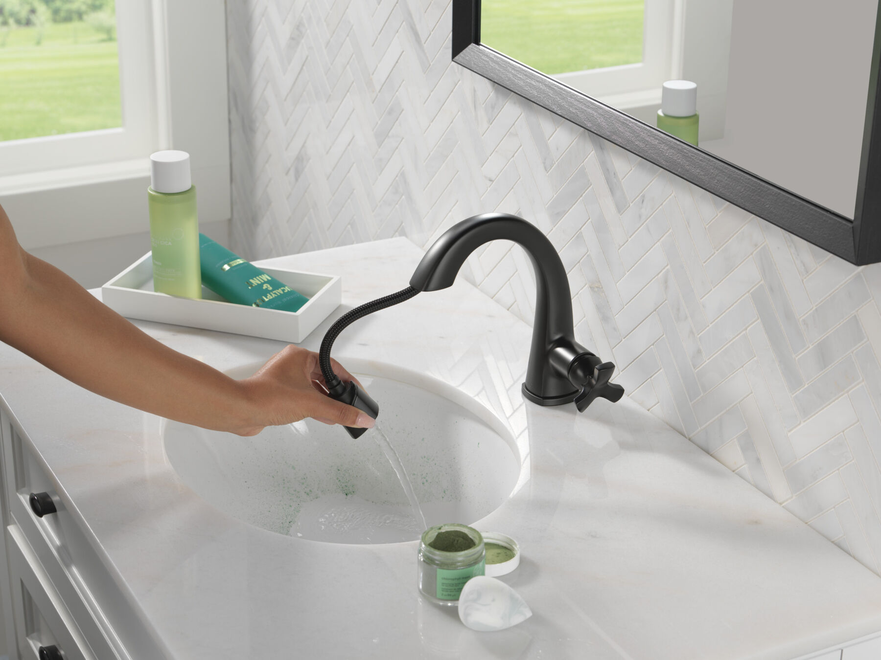Single Handle Pull Down Bathroom Faucet