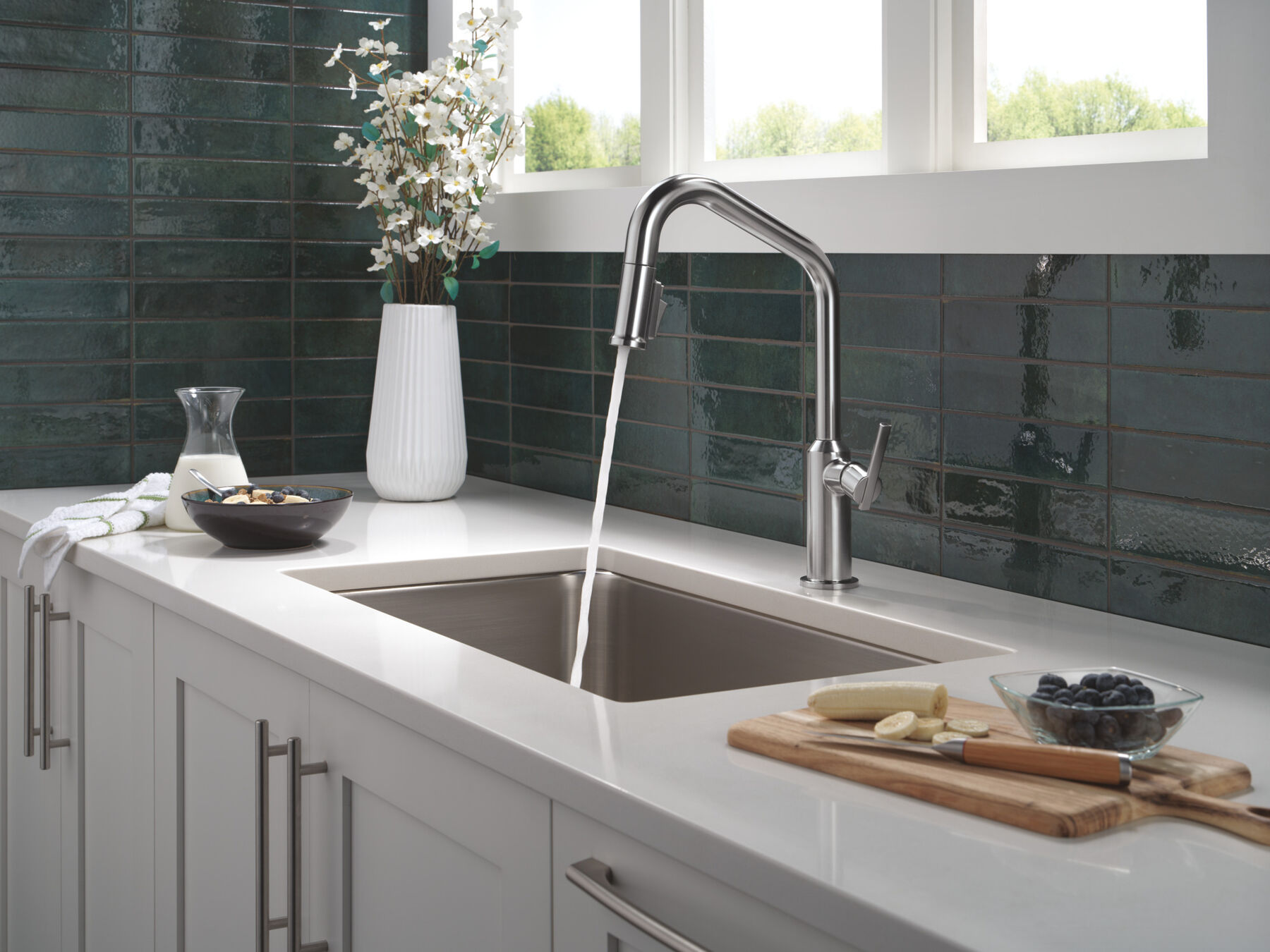 Single Handle Pull-Down Kitchen Faucet