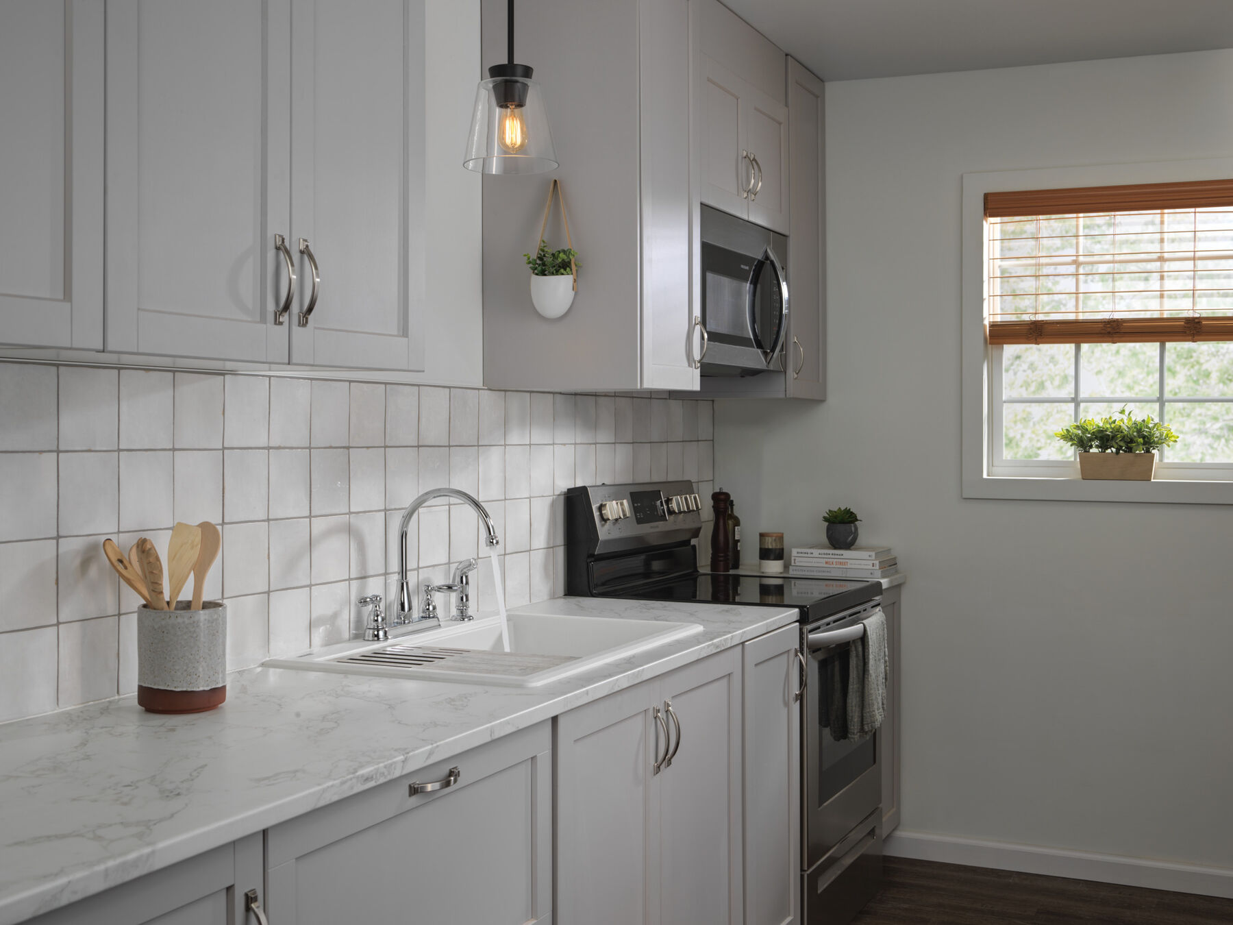 Two Handle Kitchen Faucet with Spray
