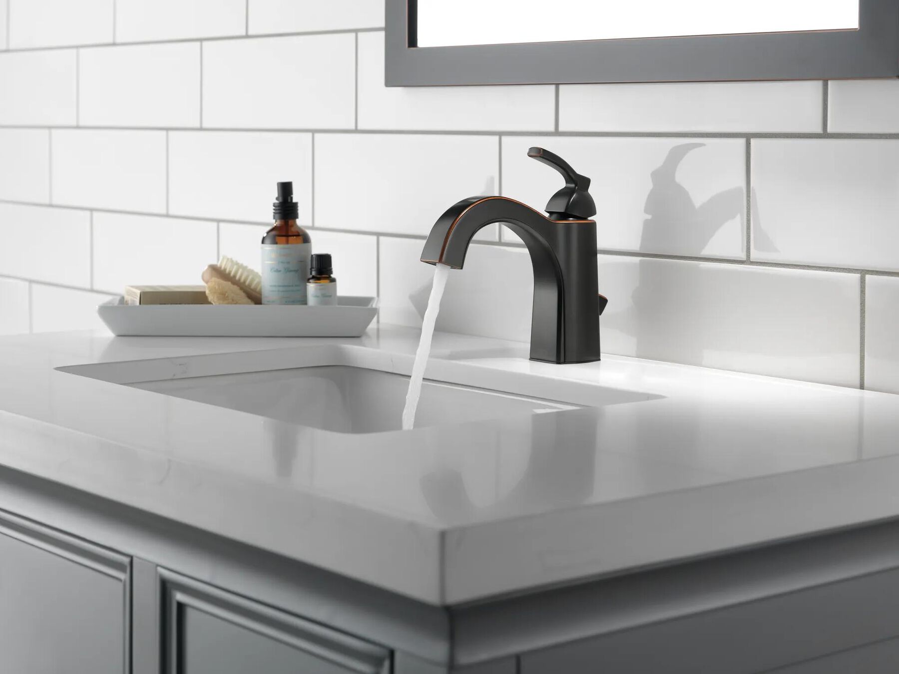 Single Hole Bathroom Faucet 1H (Recertified)