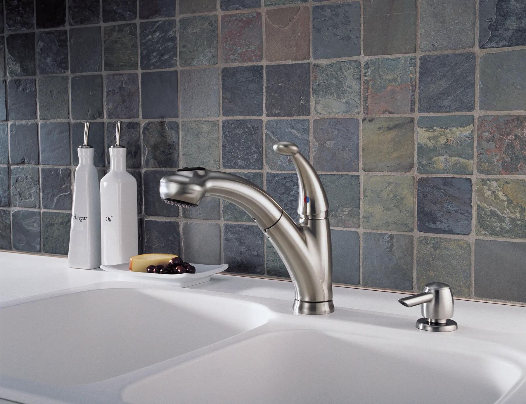 Single Handle Pull-Out Kitchen Faucet with Soap Dispenser