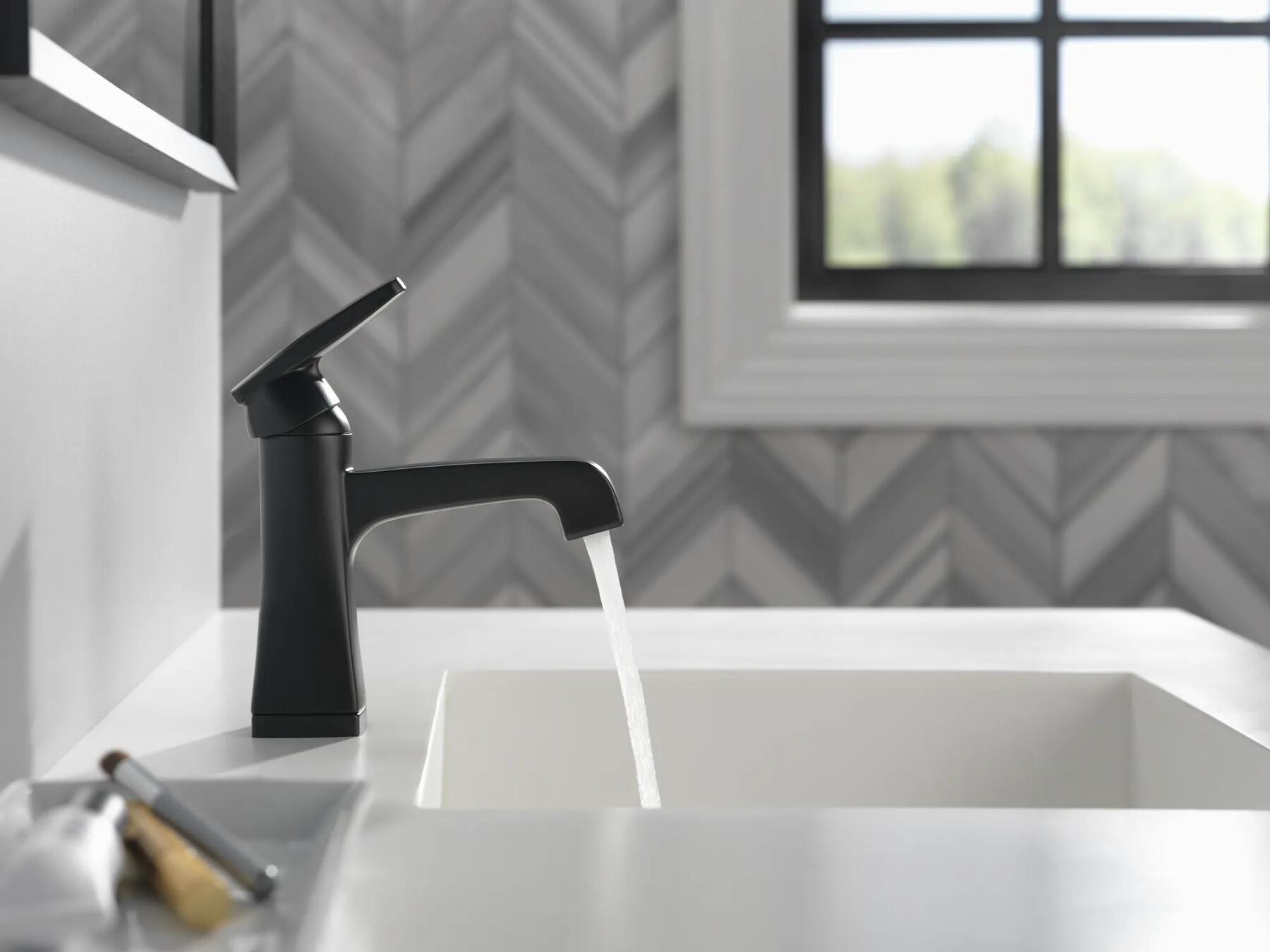 Single Handle Lavatory Faucet - Metal Pop-Up