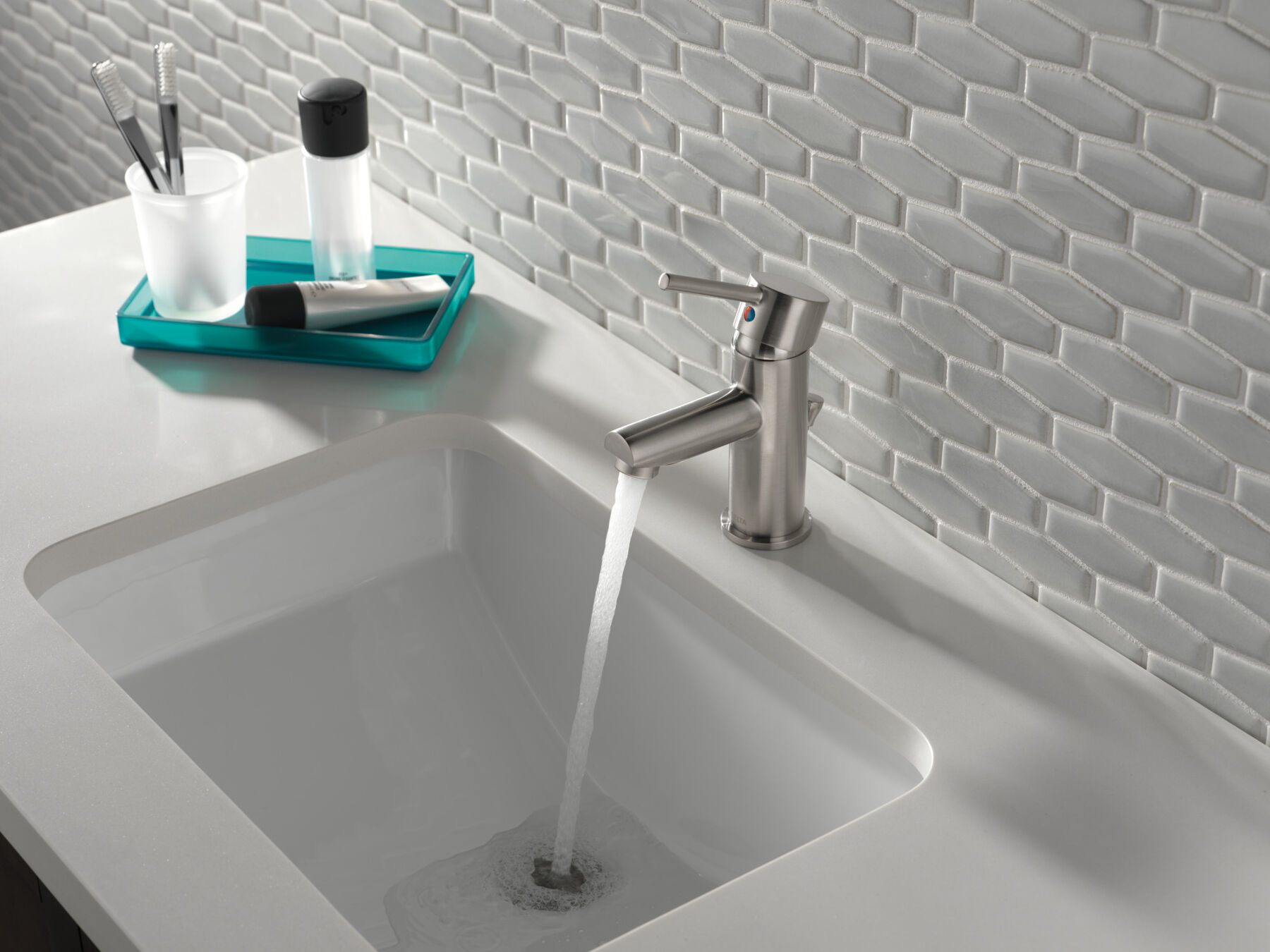 Single Handle Bathroom Faucet (Recertified)