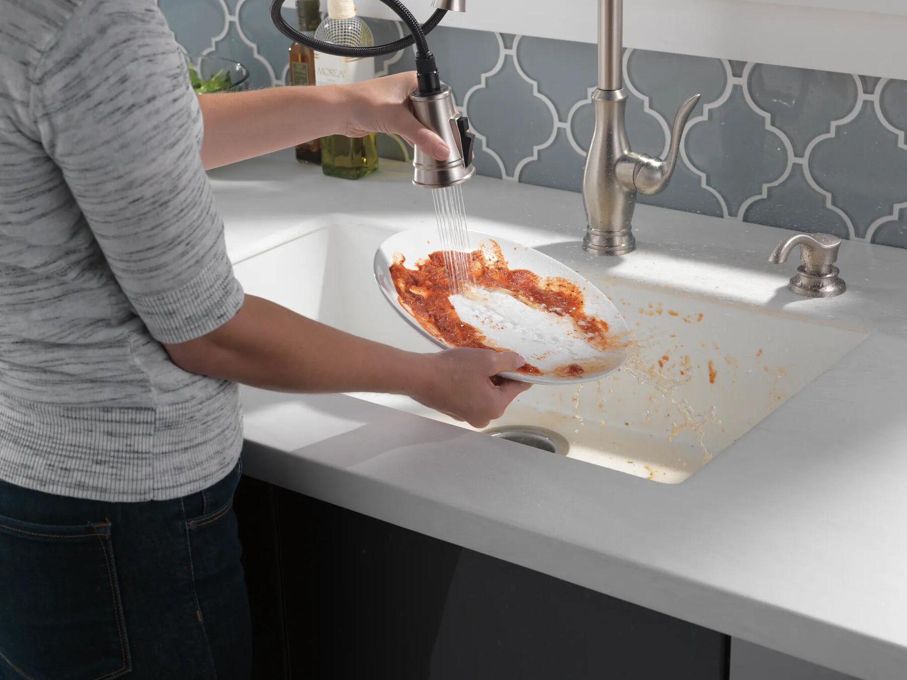 Single Handle Pull-Down Kitchen Faucet