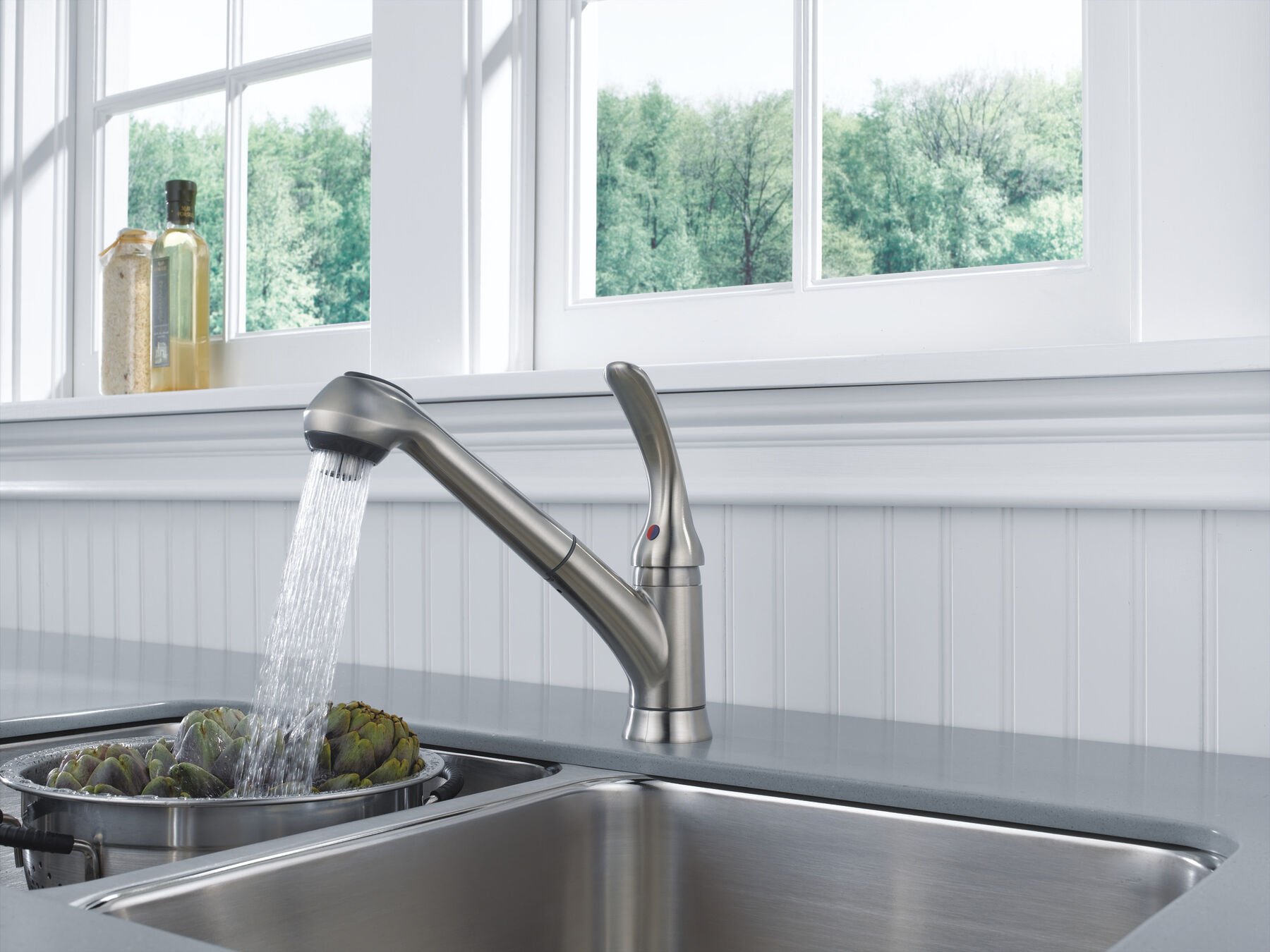Single Handle Pull-Out Kitchen Faucet