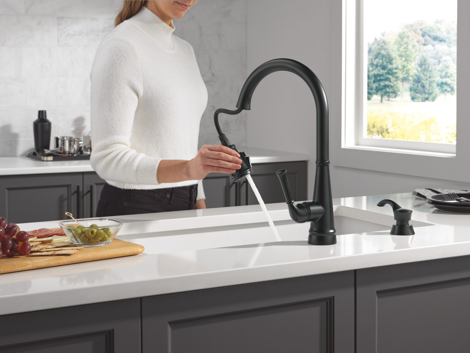 Single Handle Kitchen Pull-Down Faucet w/ Soap Dispenser