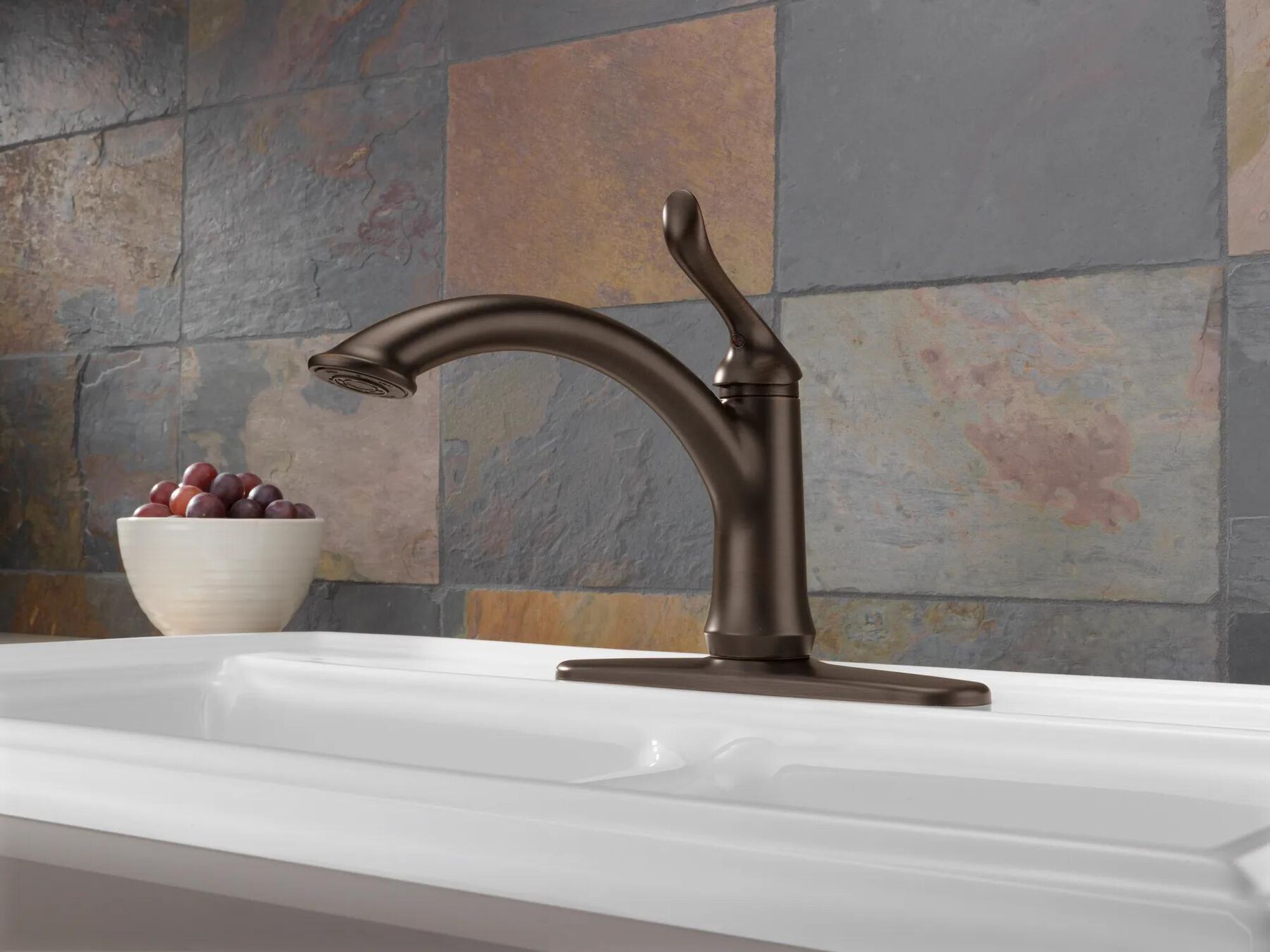 Single Handle Kitchen Faucet (Recertified)