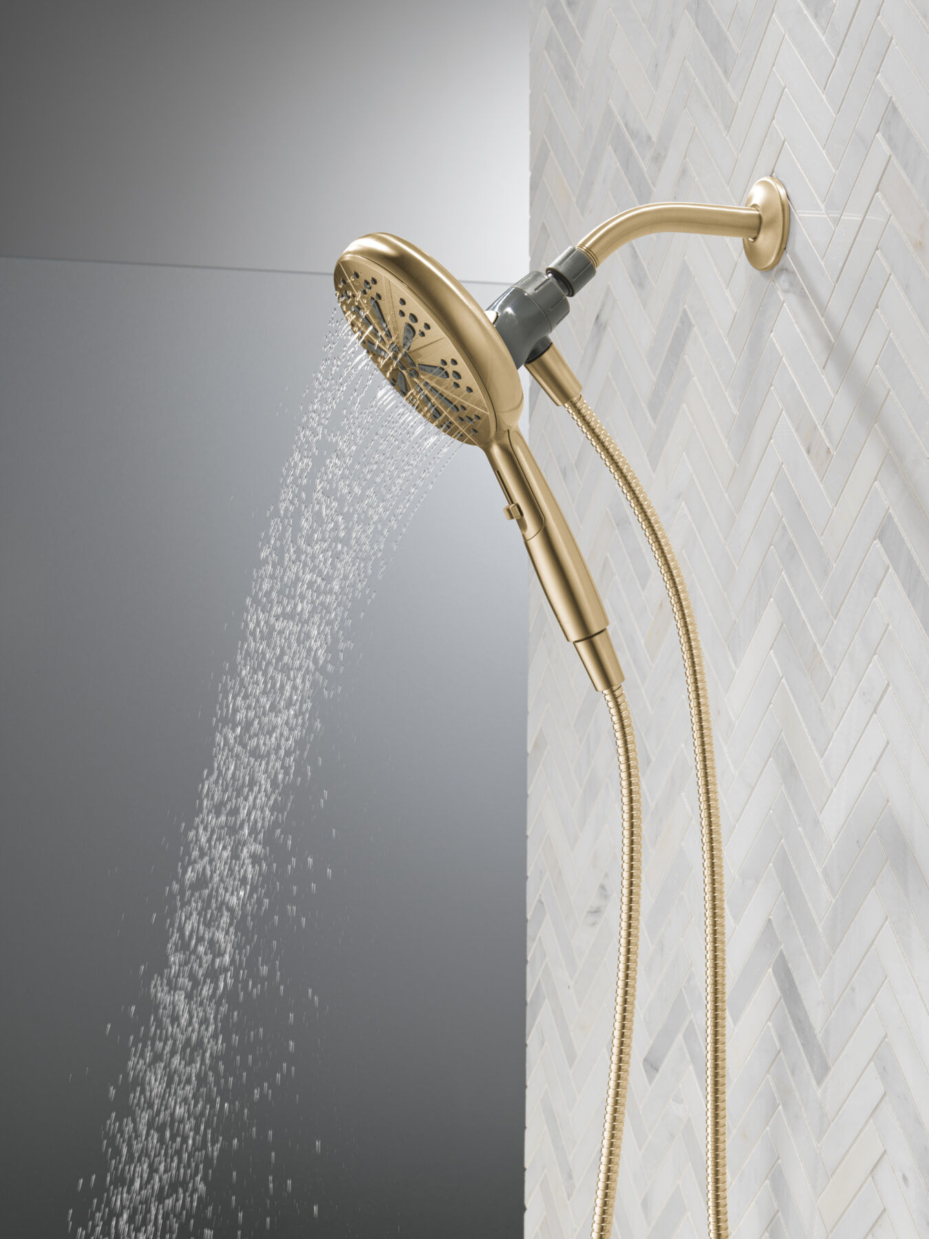 6-Setting SureDock&reg; Magnetic Hand Shower