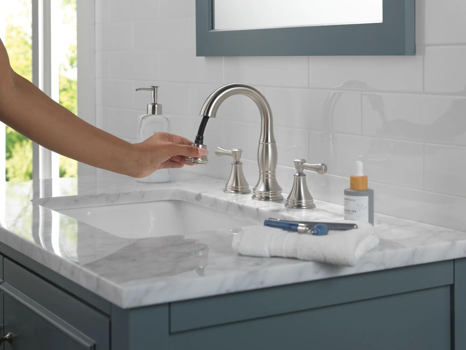 Two Handle Widespread Pull Down Bathroom Faucet