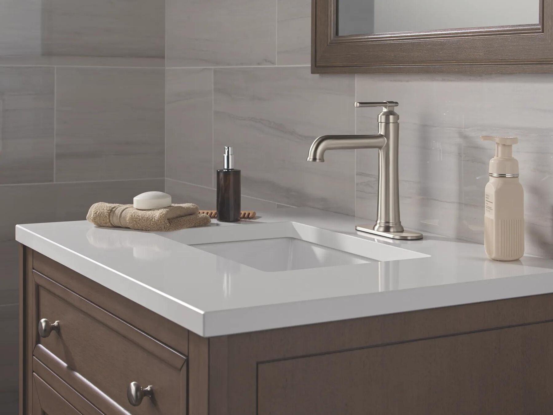 Single Handle Bathroom Faucet